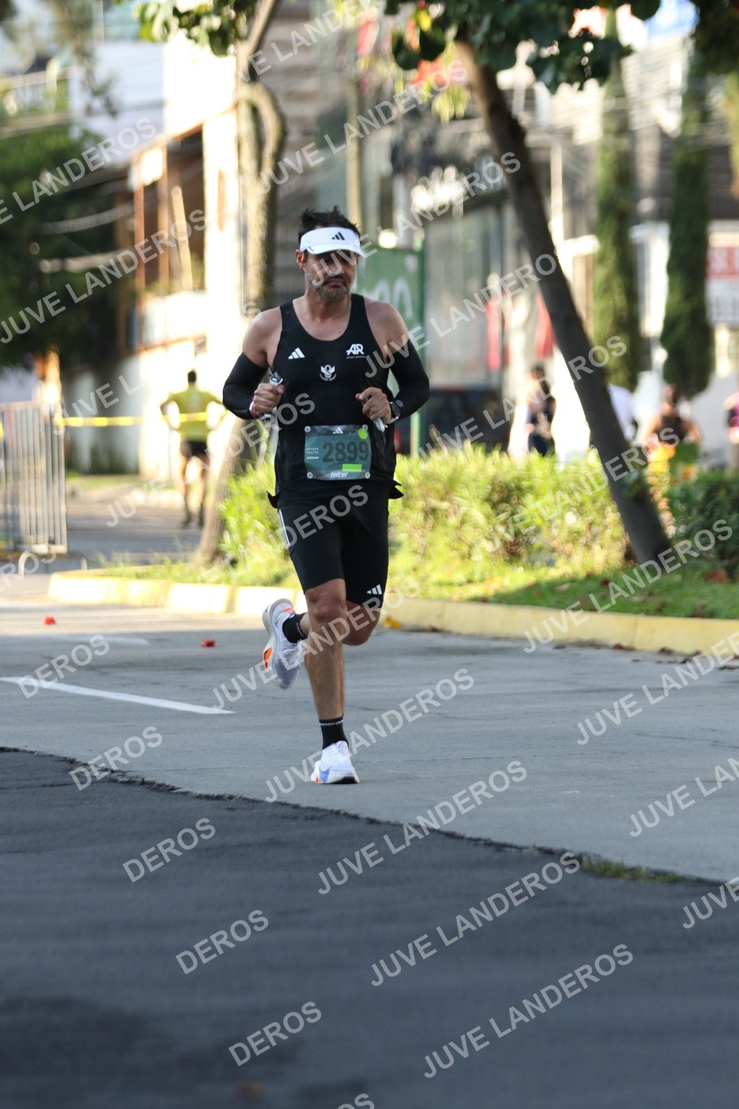 Foto de ADIDAS SPLITS GUADALAJARA 15K / 30K en Av. San Ignacio esquina Av. Ignacio L. Vallarta, Zapopan a las 07:58 · dorsal 2899