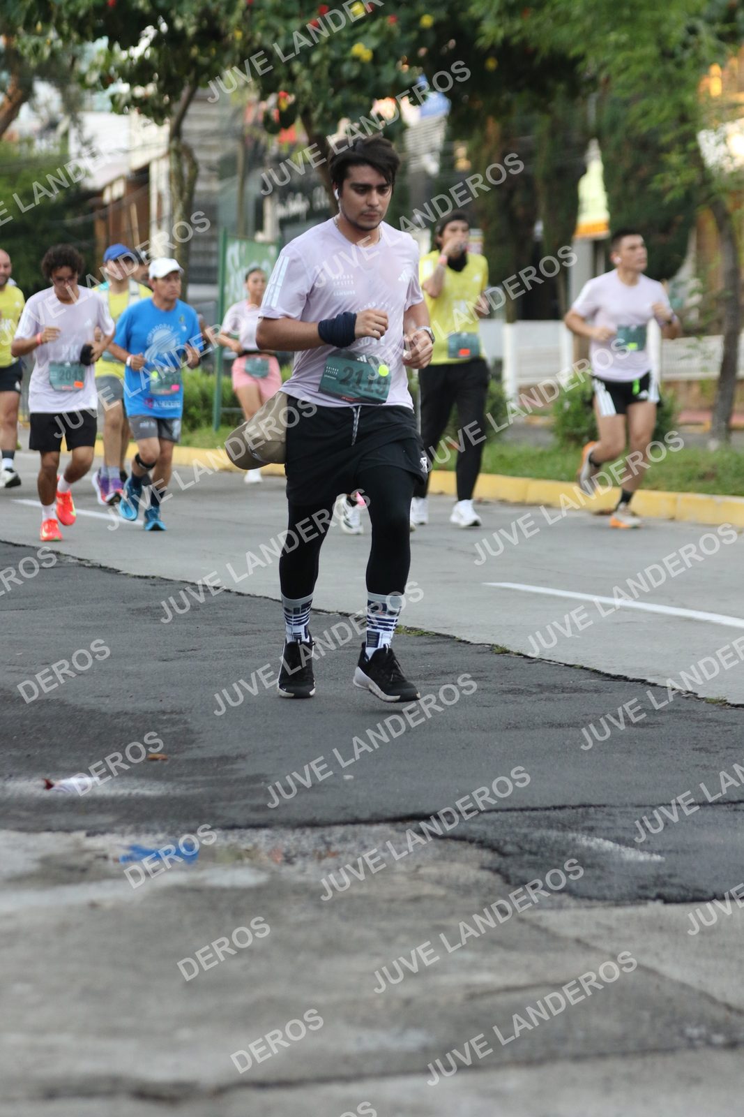 Foto de ADIDAS SPLITS GUADALAJARA 15K / 30K en Av. San Ignacio esquina Av. Ignacio L. Vallarta, Zapopan a las 07:05 · dorsal 2119, 2043