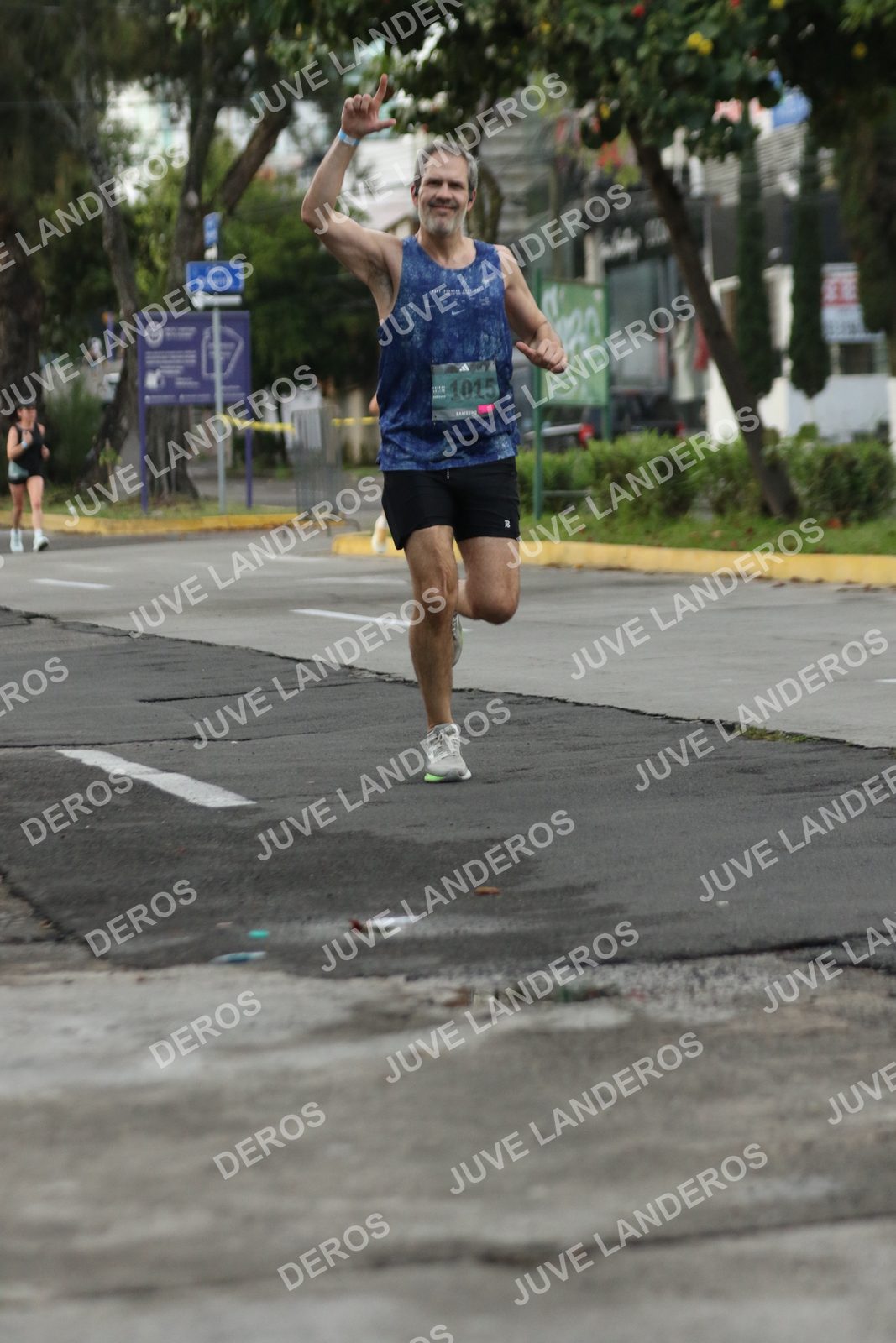 Foto de ADIDAS SPLITS GUADALAJARA 15K / 30K en Av. San Ignacio esquina Av. Ignacio L. Vallarta, Zapopan a las 06:59 · dorsal 1015