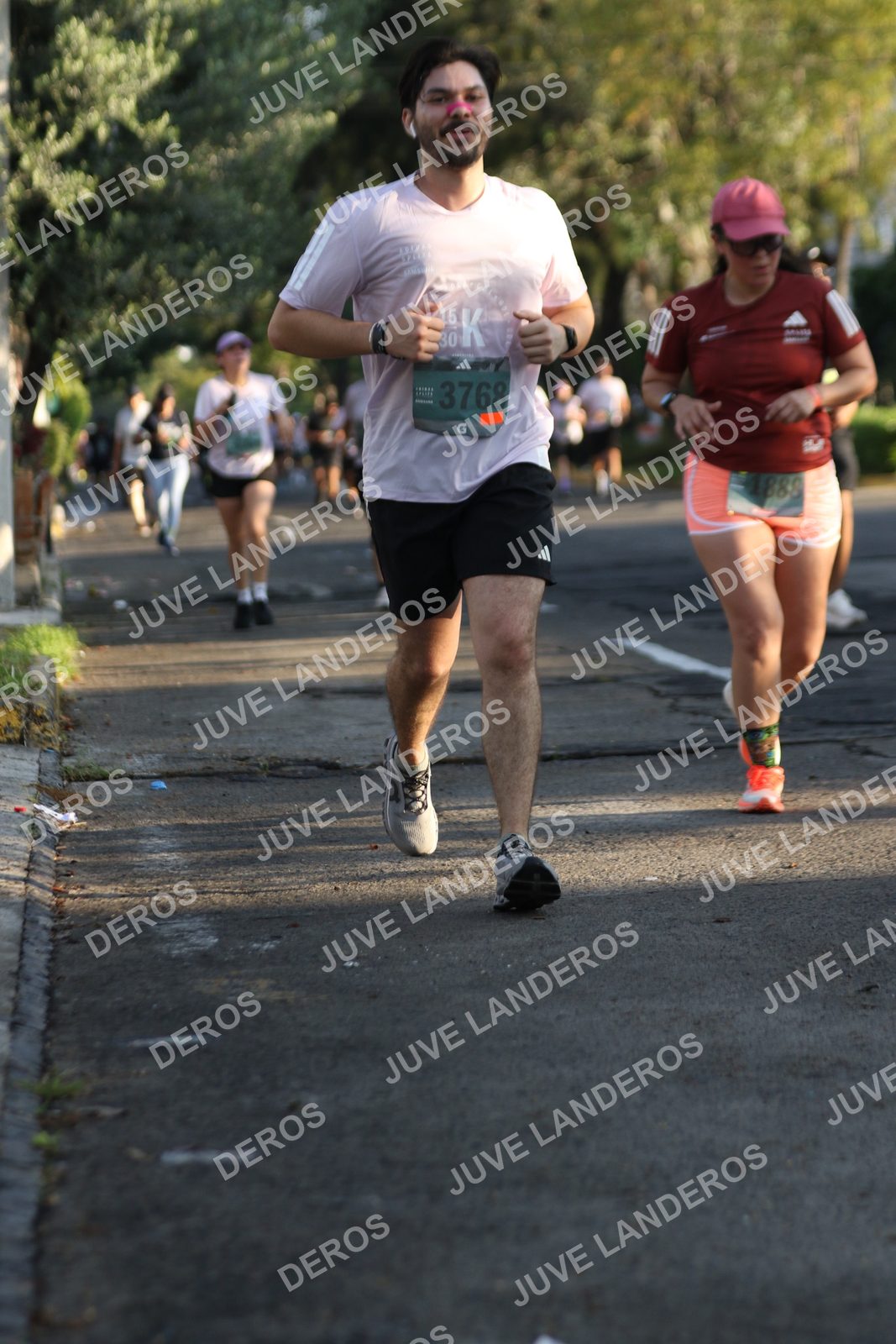 Foto de ADIDAS SPLITS GUADALAJARA 15K / 30K en Av. San Ignacio esquina Av. Ignacio L. Vallarta, Zapopan a las 07:48 · dorsal 3768