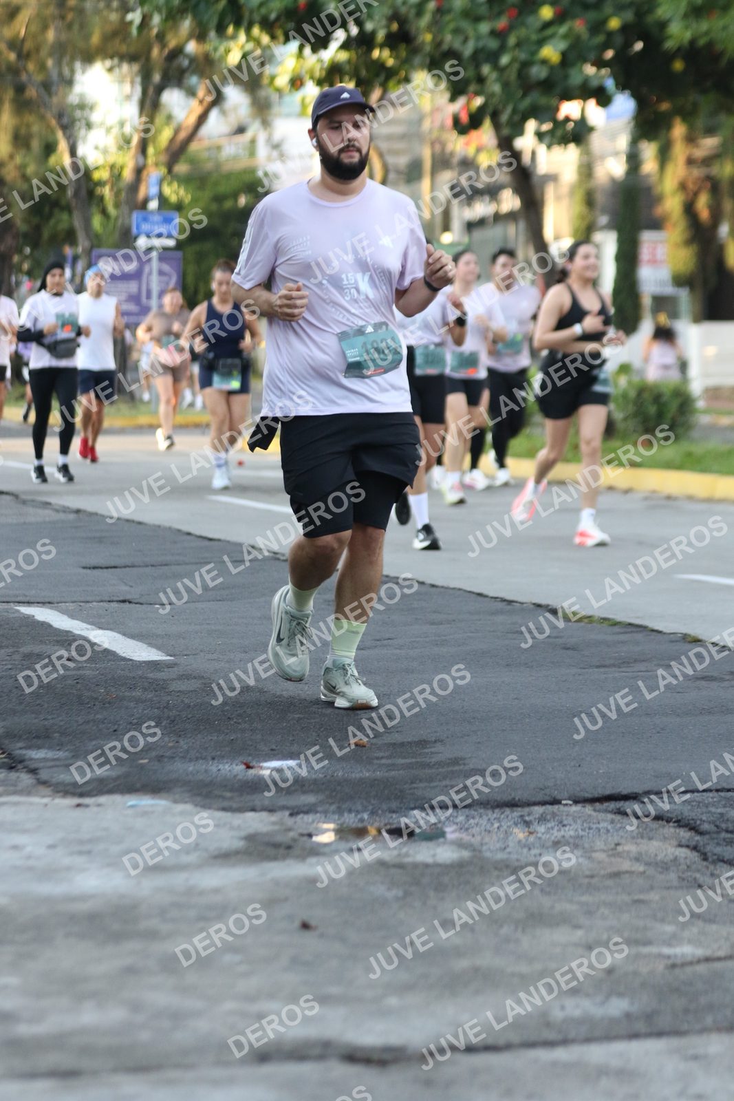Foto de ADIDAS SPLITS GUADALAJARA 15K / 30K en Av. San Ignacio esquina Av. Ignacio L. Vallarta, Zapopan a las 07:18 · dorsal 1881, 30