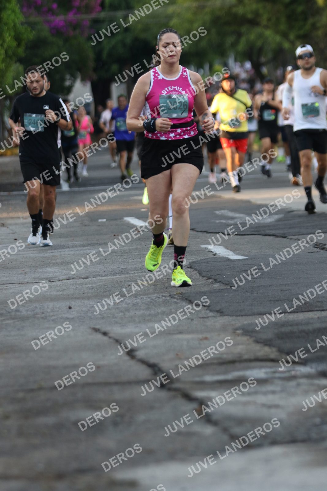 Foto de ADIDAS SPLITS GUADALAJARA 15K / 30K en Av. San Ignacio esquina Av. Ignacio L. Vallarta, Zapopan a las 07:12 · dorsal 2465, 3626