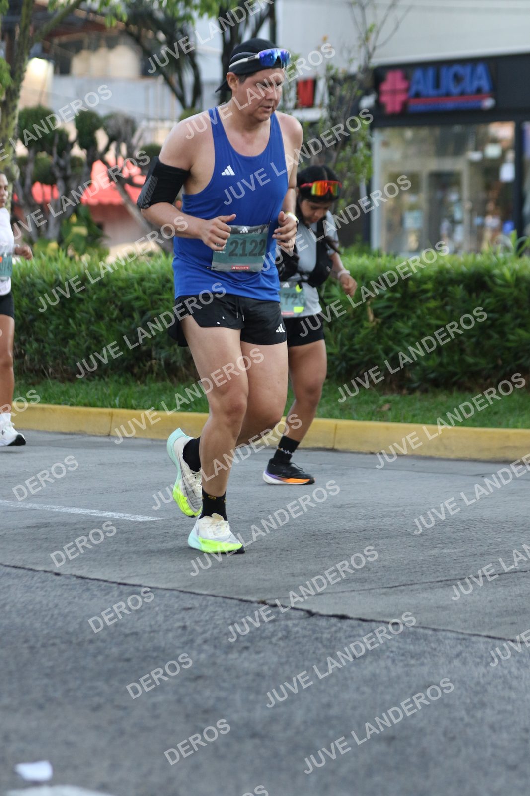 Foto de ADIDAS SPLITS GUADALAJARA 15K / 30K en Av. San Ignacio esquina Av. Ignacio L. Vallarta, Zapopan a las 07:34 · dorsal 2122, 726