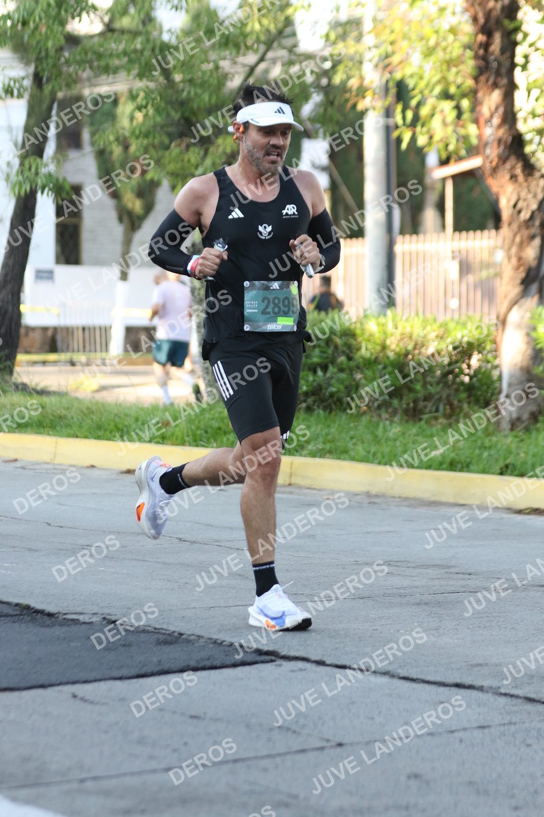 Foto de ADIDAS SPLITS GUADALAJARA 15K / 30K en Av. San Ignacio esquina Av. Ignacio L. Vallarta, Zapopan a las 07:58 · dorsal 2899