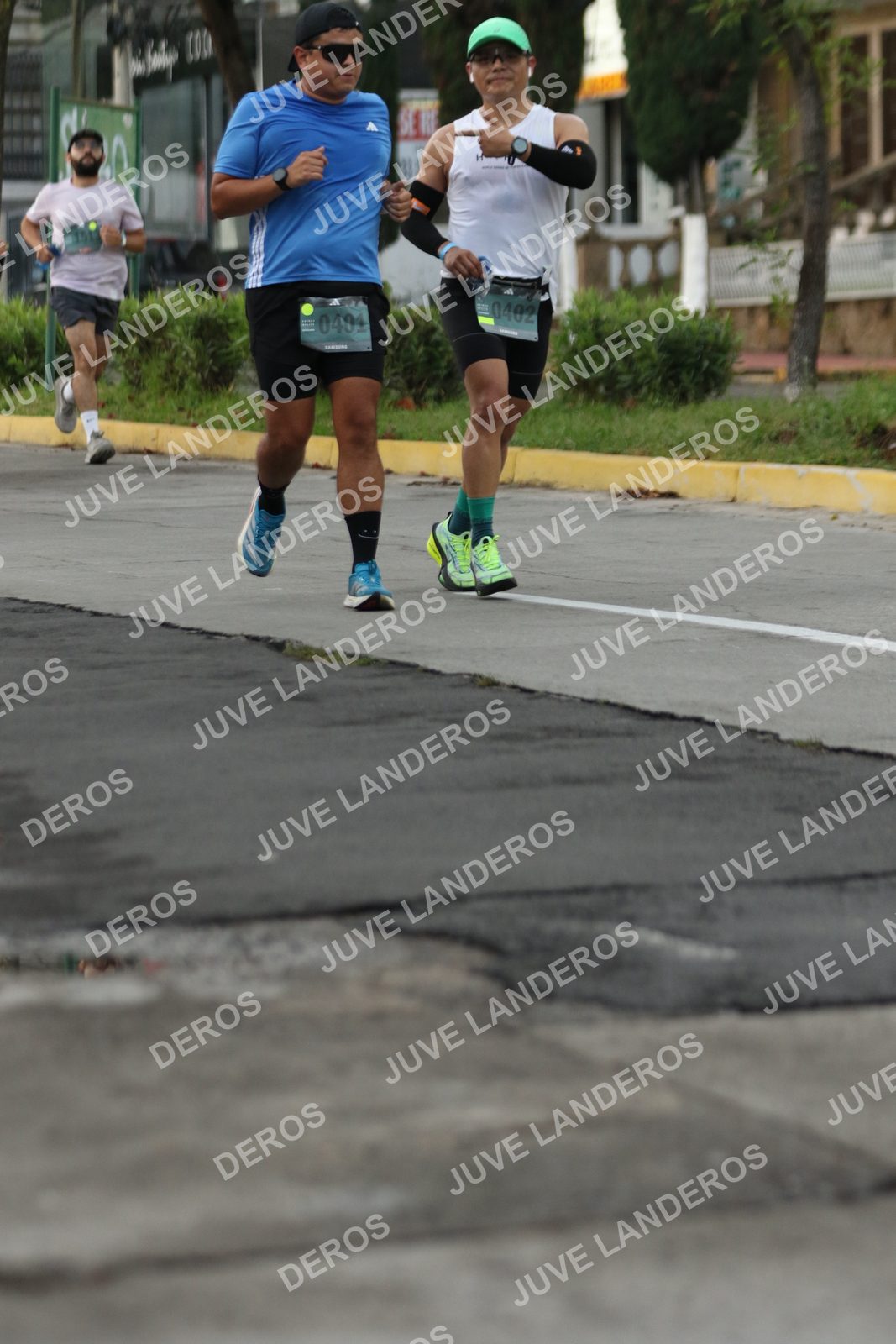 Foto de ADIDAS SPLITS GUADALAJARA 15K / 30K en Av. San Ignacio esquina Av. Ignacio L. Vallarta, Zapopan a las 06:59 · dorsal 402, 401