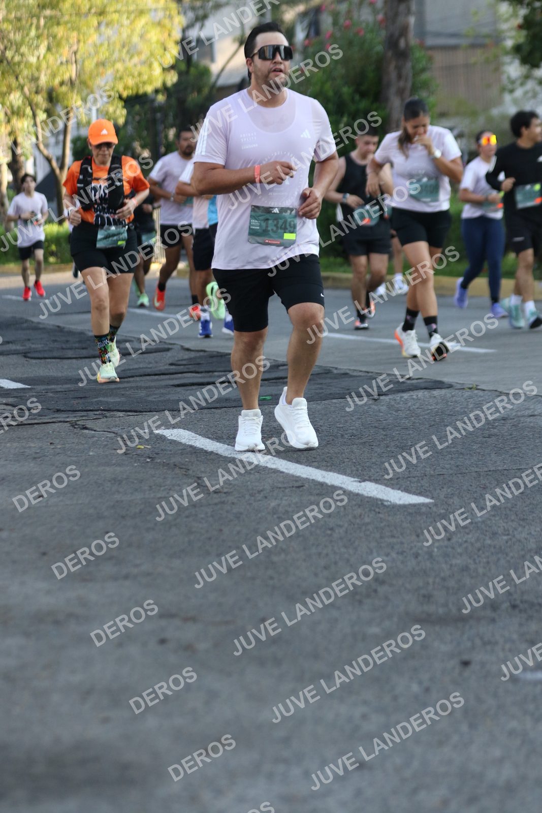 Foto de ADIDAS SPLITS GUADALAJARA 15K / 30K en Av. San Ignacio esquina Av. Ignacio L. Vallarta, Zapopan a las 07:43 · dorsal 1349