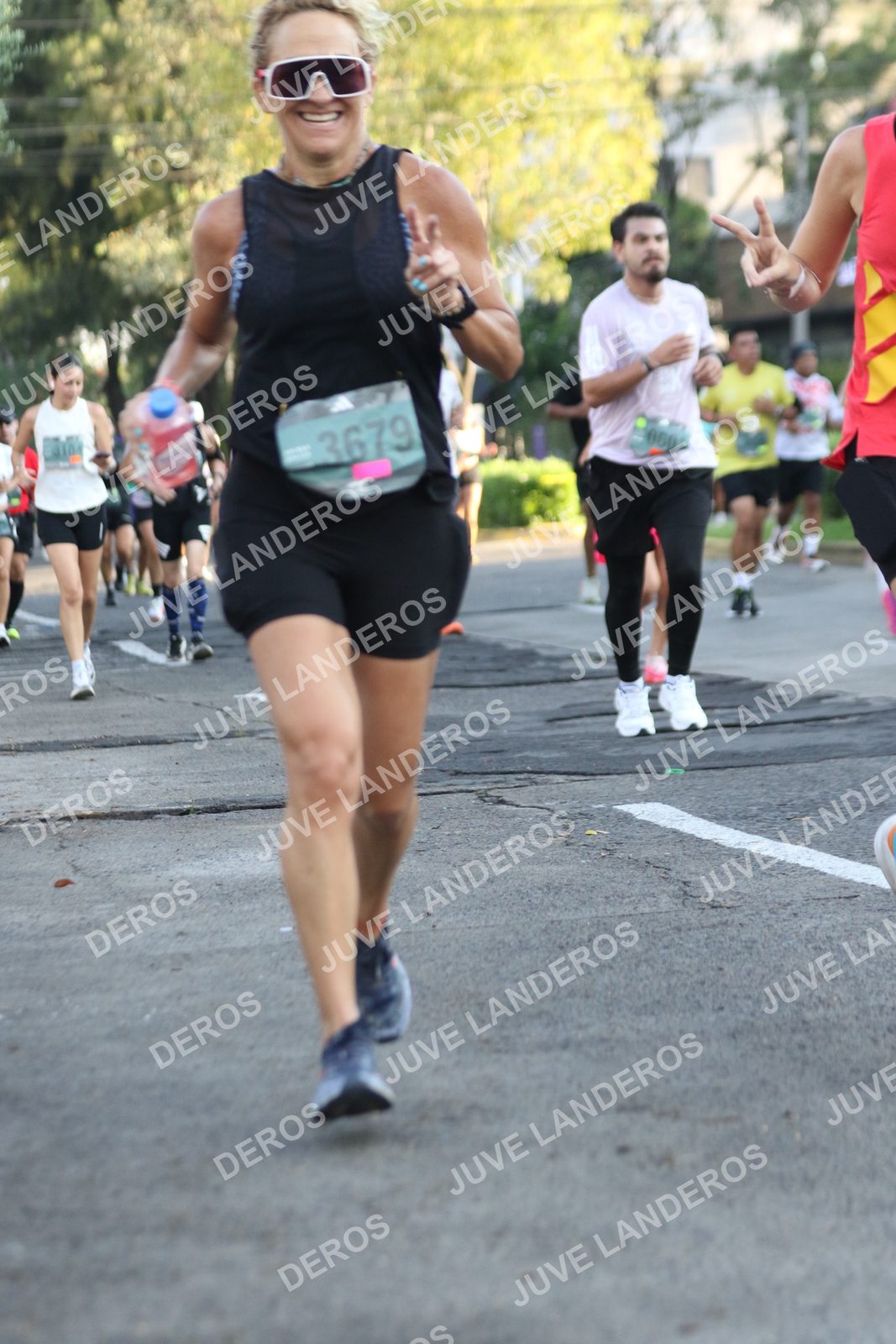 Foto de ADIDAS SPLITS GUADALAJARA 15K / 30K en Av. San Ignacio esquina Av. Ignacio L. Vallarta, Zapopan a las 07:39 · dorsal 3679