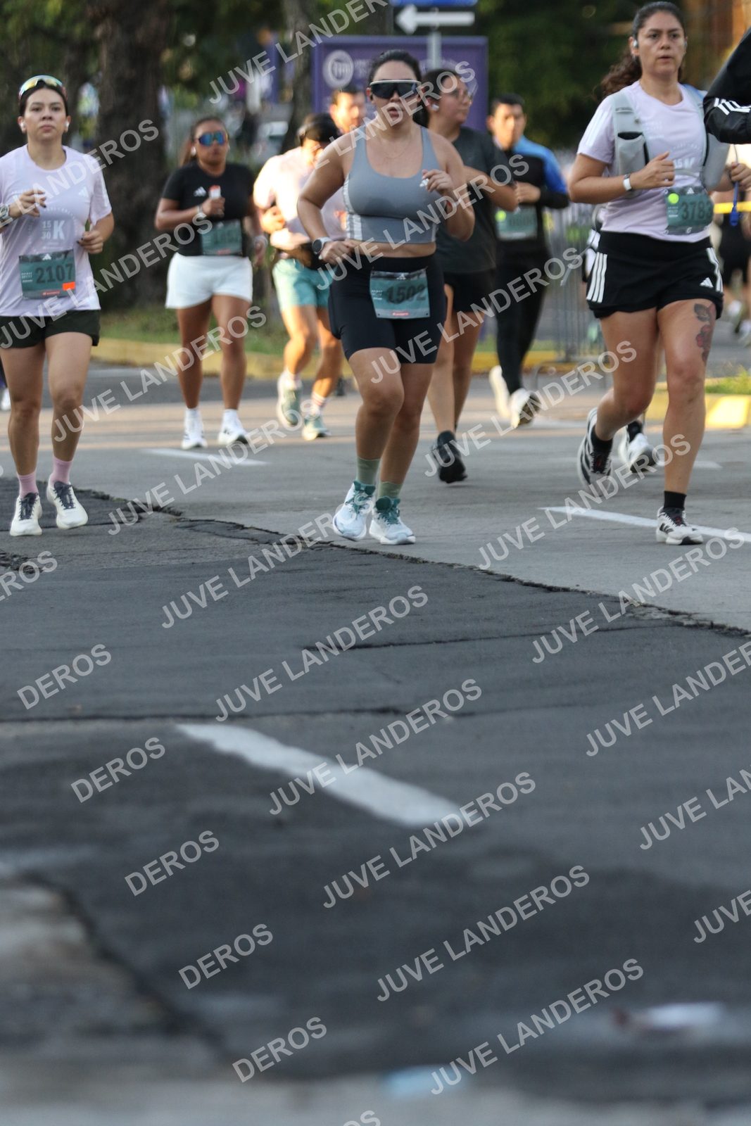 Foto de ADIDAS SPLITS GUADALAJARA 15K / 30K en Av. San Ignacio esquina Av. Ignacio L. Vallarta, Zapopan a las 07:17 · dorsal 2107, 3783, 1502
