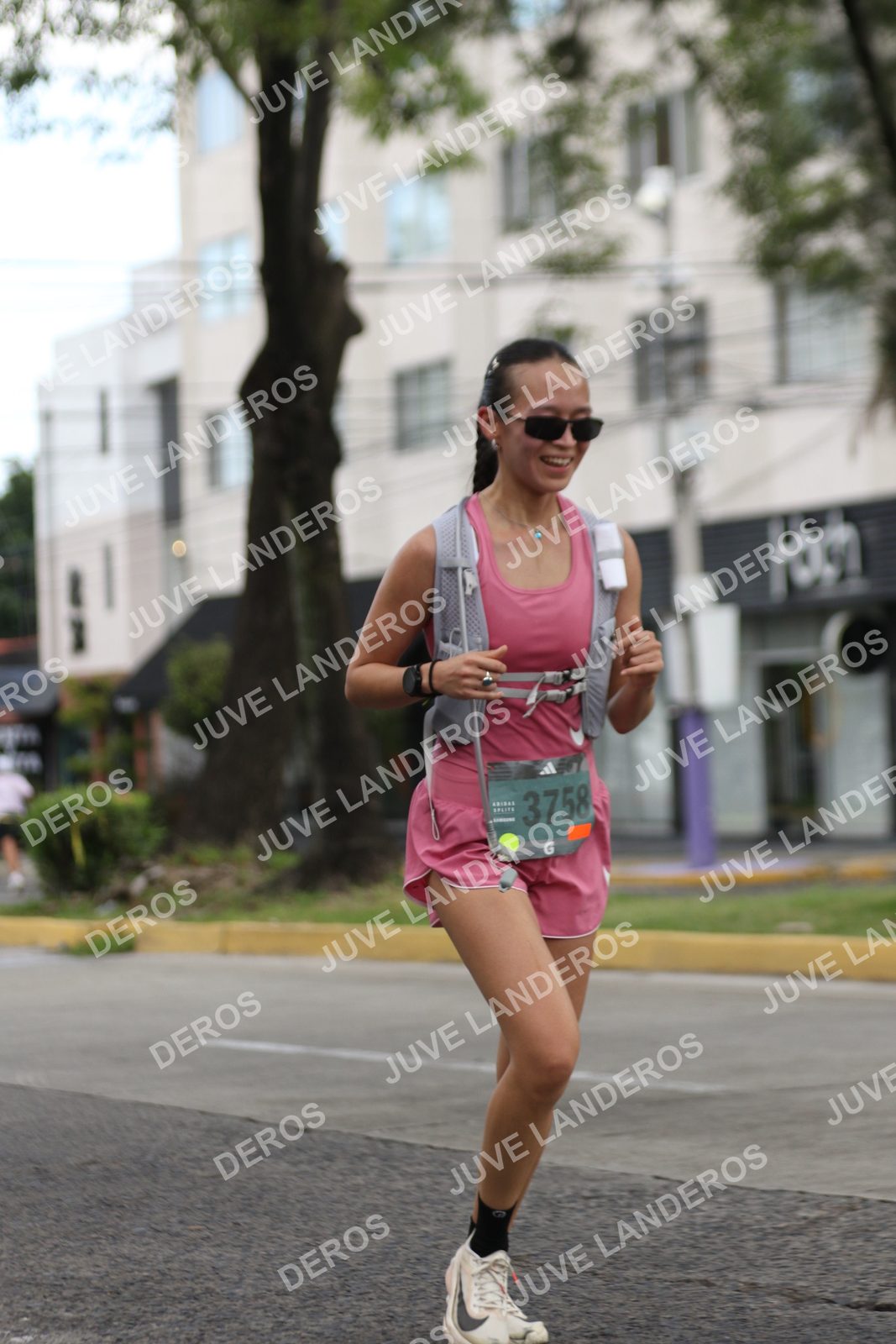 Foto de ADIDAS SPLITS GUADALAJARA 15K / 30K en Av. San Ignacio esquina Av. Ignacio L. Vallarta, Zapopan a las 09:05 · dorsal 3758