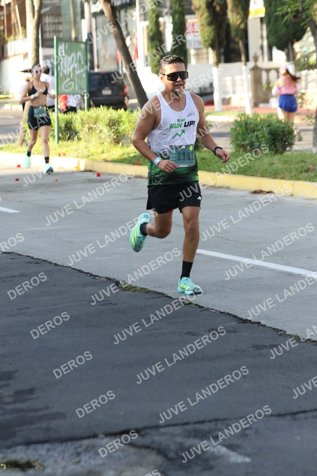 Foto de ADIDAS SPLITS GUADALAJARA 15K / 30K en Av. San Ignacio esquina Av. Ignacio L. Vallarta, Zapopan a las 08:11 · dorsal 1111