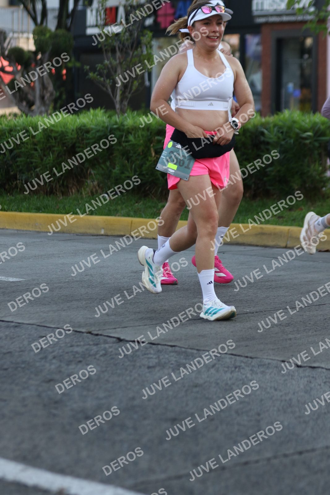 Foto de ADIDAS SPLITS GUADALAJARA 15K / 30K en Av. San Ignacio esquina Av. Ignacio L. Vallarta, Zapopan a las 07:34 · dorsal 2661