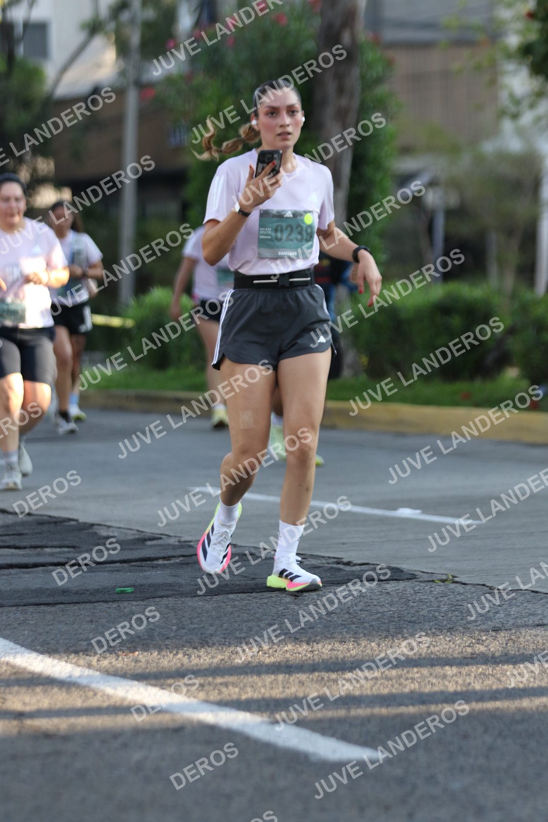 Foto de ADIDAS SPLITS GUADALAJARA 15K / 30K en Av. San Ignacio esquina Av. Ignacio L. Vallarta, Zapopan a las 07:50 · dorsal 239