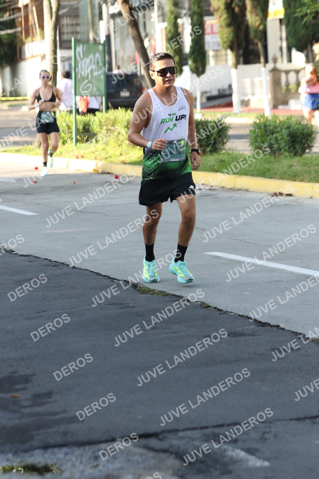 Foto de ADIDAS SPLITS GUADALAJARA 15K / 30K en Av. San Ignacio esquina Av. Ignacio L. Vallarta, Zapopan a las 08:11 · dorsal 1111