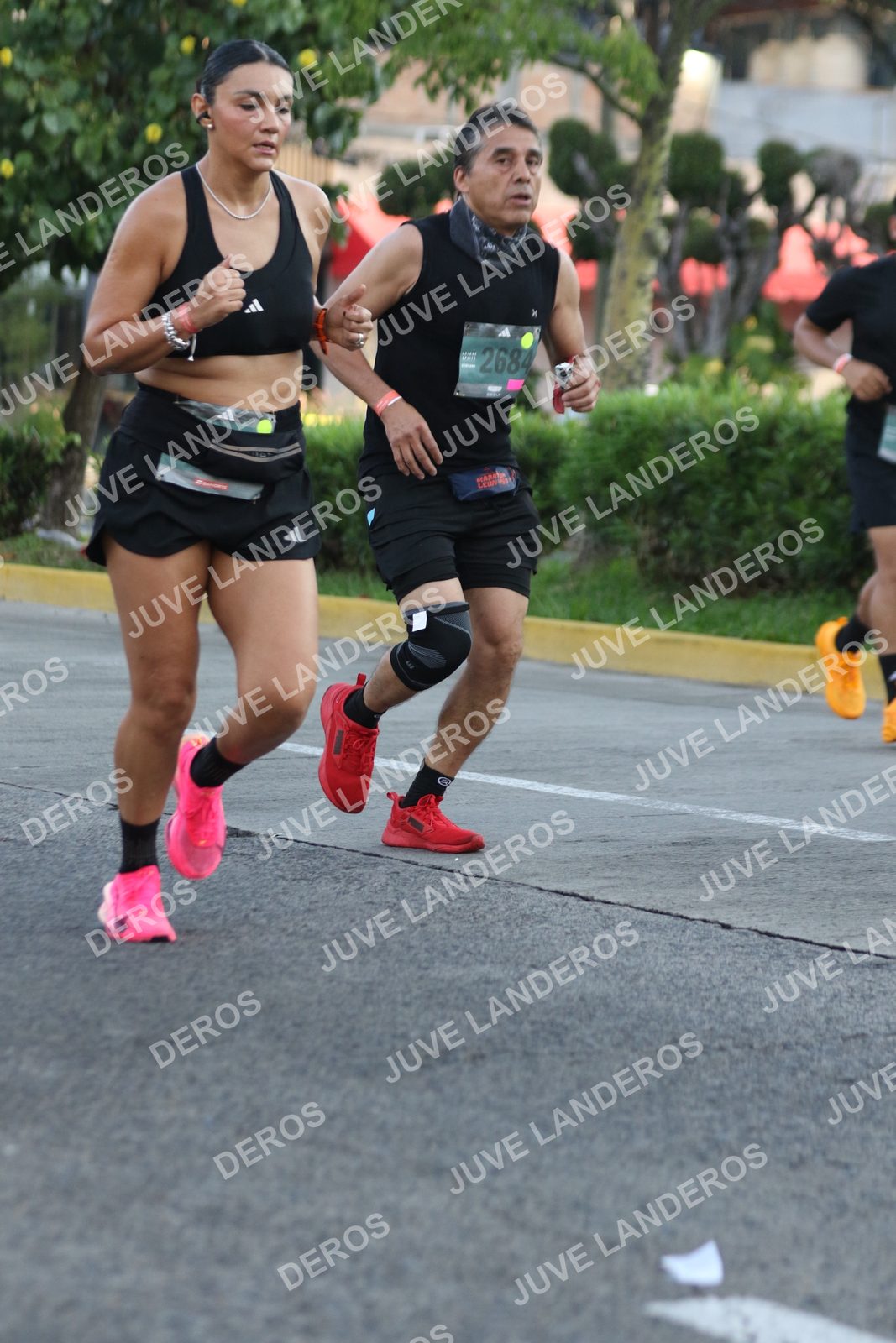 Foto de ADIDAS SPLITS GUADALAJARA 15K / 30K en Av. San Ignacio esquina Av. Ignacio L. Vallarta, Zapopan a las 07:34 · dorsal 2684