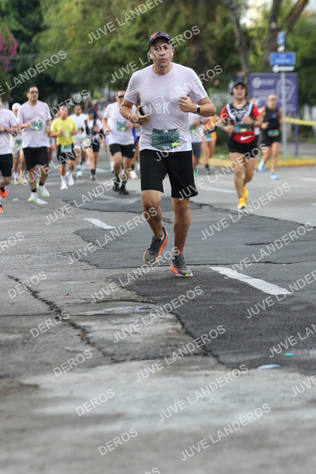 Foto de ADIDAS SPLITS GUADALAJARA 15K / 30K en Av. San Ignacio esquina Av. Ignacio L. Vallarta, Zapopan a las 07:05 · dorsal 3328