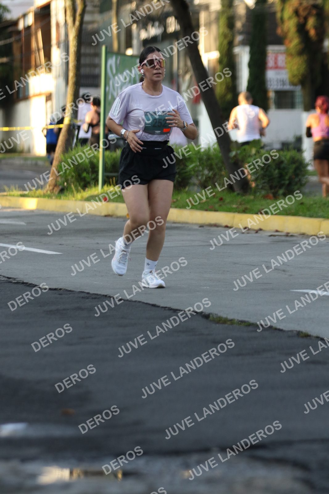 Foto de ADIDAS SPLITS GUADALAJARA 15K / 30K en Av. San Ignacio esquina Av. Ignacio L. Vallarta, Zapopan a las 07:21 · dorsal 252