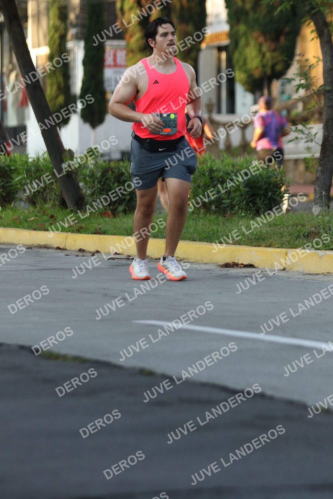 Foto de ADIDAS SPLITS GUADALAJARA 15K / 30K en Av. San Ignacio esquina Av. Ignacio L. Vallarta, Zapopan a las 07:22 · dorsal 965