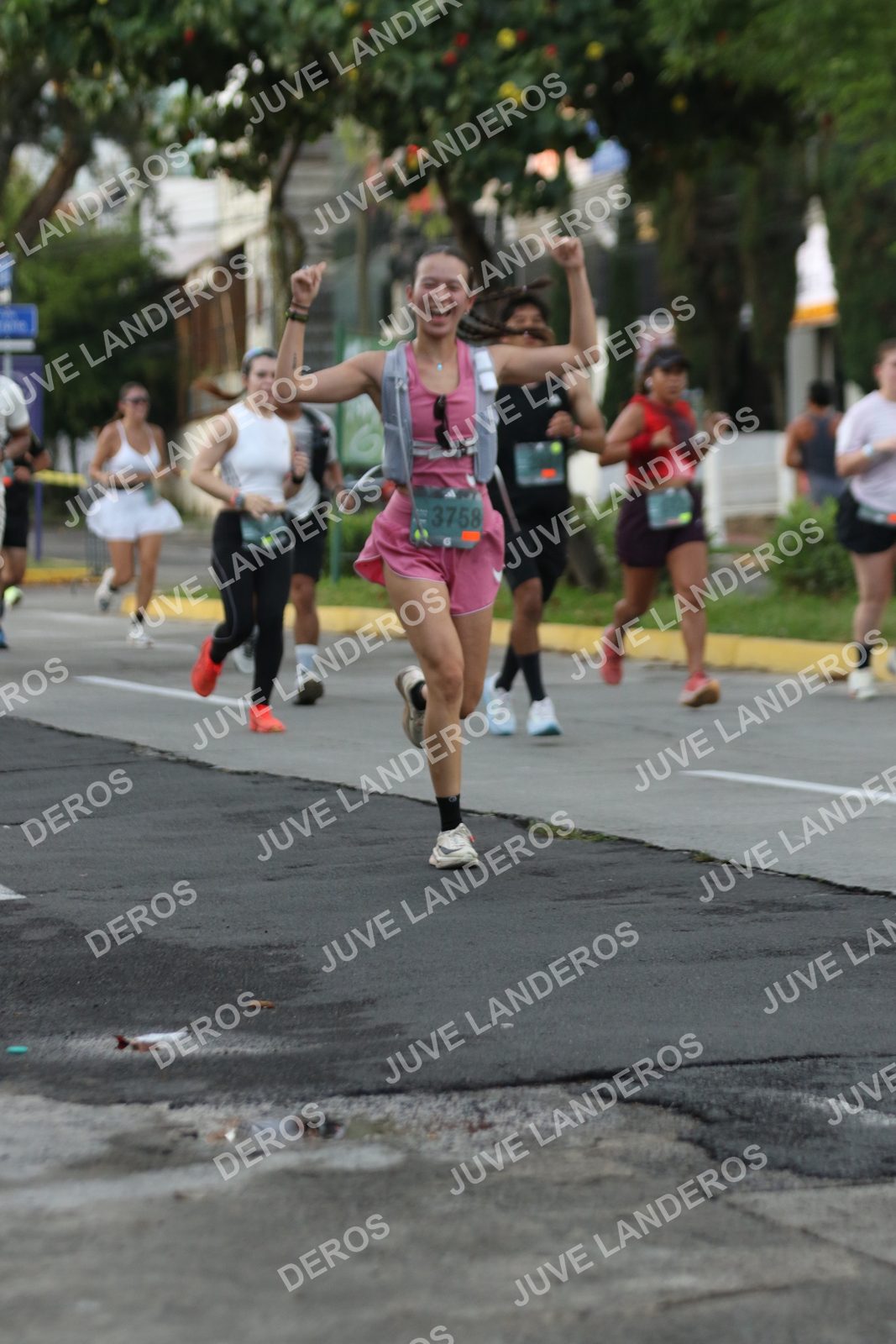 Foto de ADIDAS SPLITS GUADALAJARA 15K / 30K en Av. San Ignacio esquina Av. Ignacio L. Vallarta, Zapopan a las 07:05 · dorsal 3758