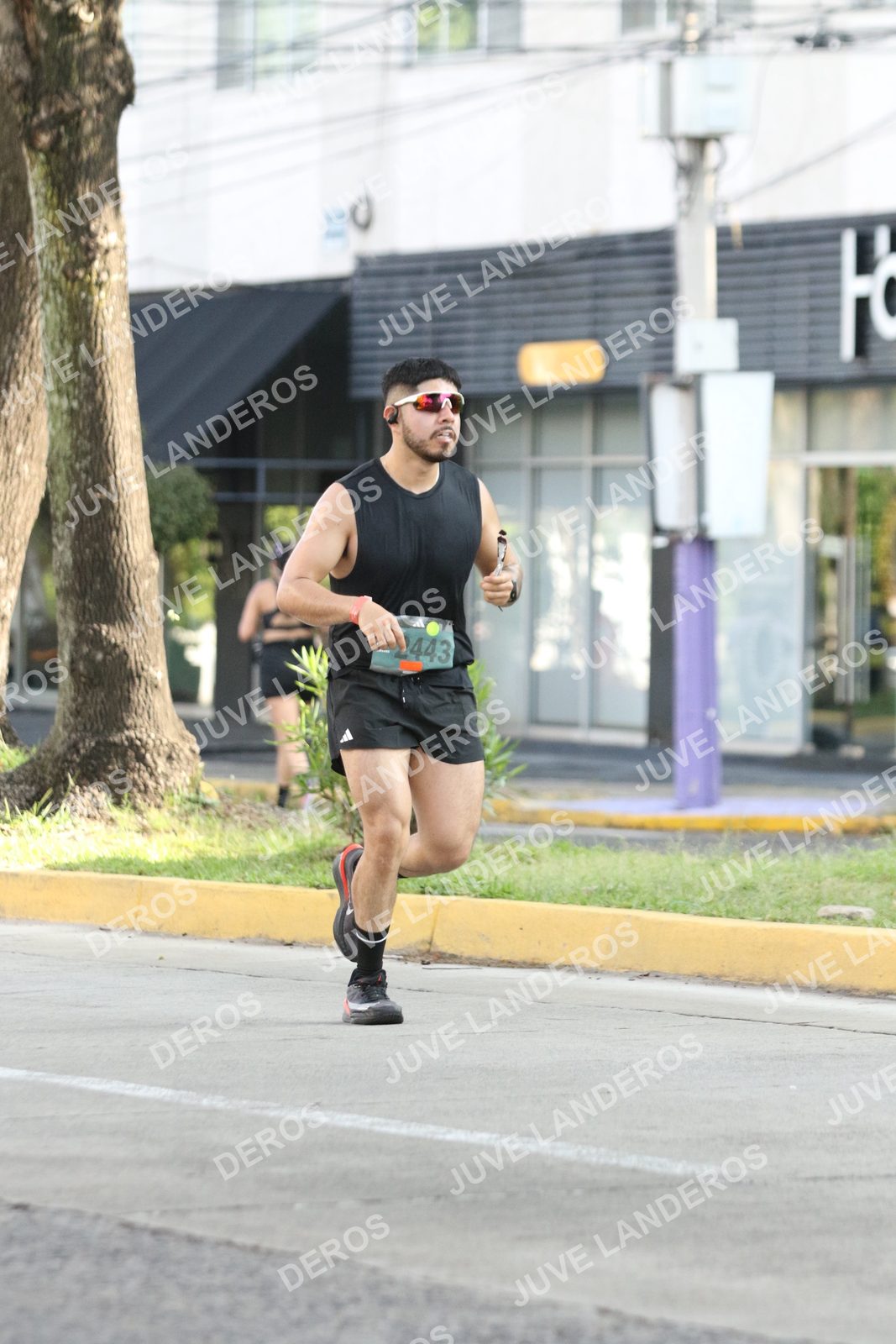 Foto de ADIDAS SPLITS GUADALAJARA 15K / 30K en Av. San Ignacio esquina Av. Ignacio L. Vallarta, Zapopan a las 08:40 · dorsal 2443