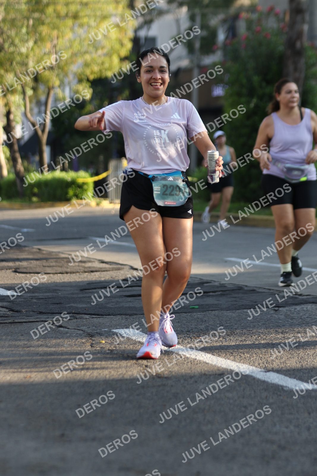 Foto de ADIDAS SPLITS GUADALAJARA 15K / 30K en Av. San Ignacio esquina Av. Ignacio L. Vallarta, Zapopan a las 07:56 · dorsal 2297, 15