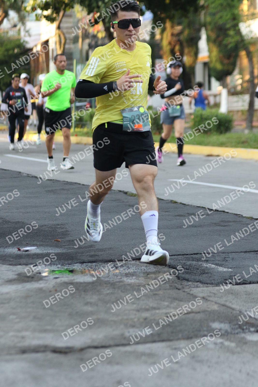 Foto de ADIDAS SPLITS GUADALAJARA 15K / 30K en Av. San Ignacio esquina Av. Ignacio L. Vallarta, Zapopan a las 07:14 · dorsal 2399