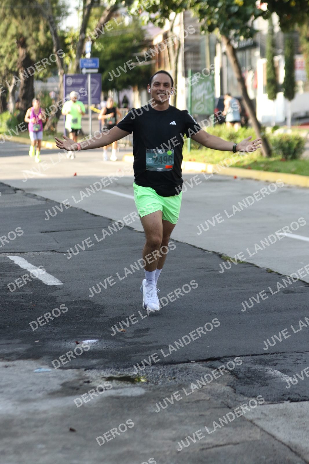 Foto de ADIDAS SPLITS GUADALAJARA 15K / 30K en Av. San Ignacio esquina Av. Ignacio L. Vallarta, Zapopan a las 08:19 · dorsal 2496