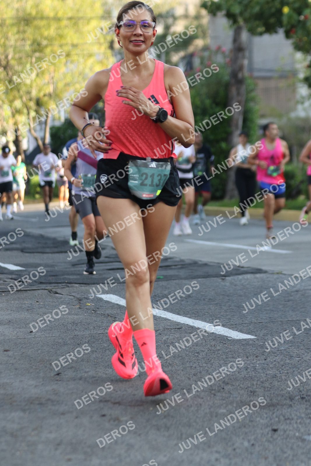 Foto de ADIDAS SPLITS GUADALAJARA 15K / 30K en Av. San Ignacio esquina Av. Ignacio L. Vallarta, Zapopan a las 07:44 · dorsal 2137