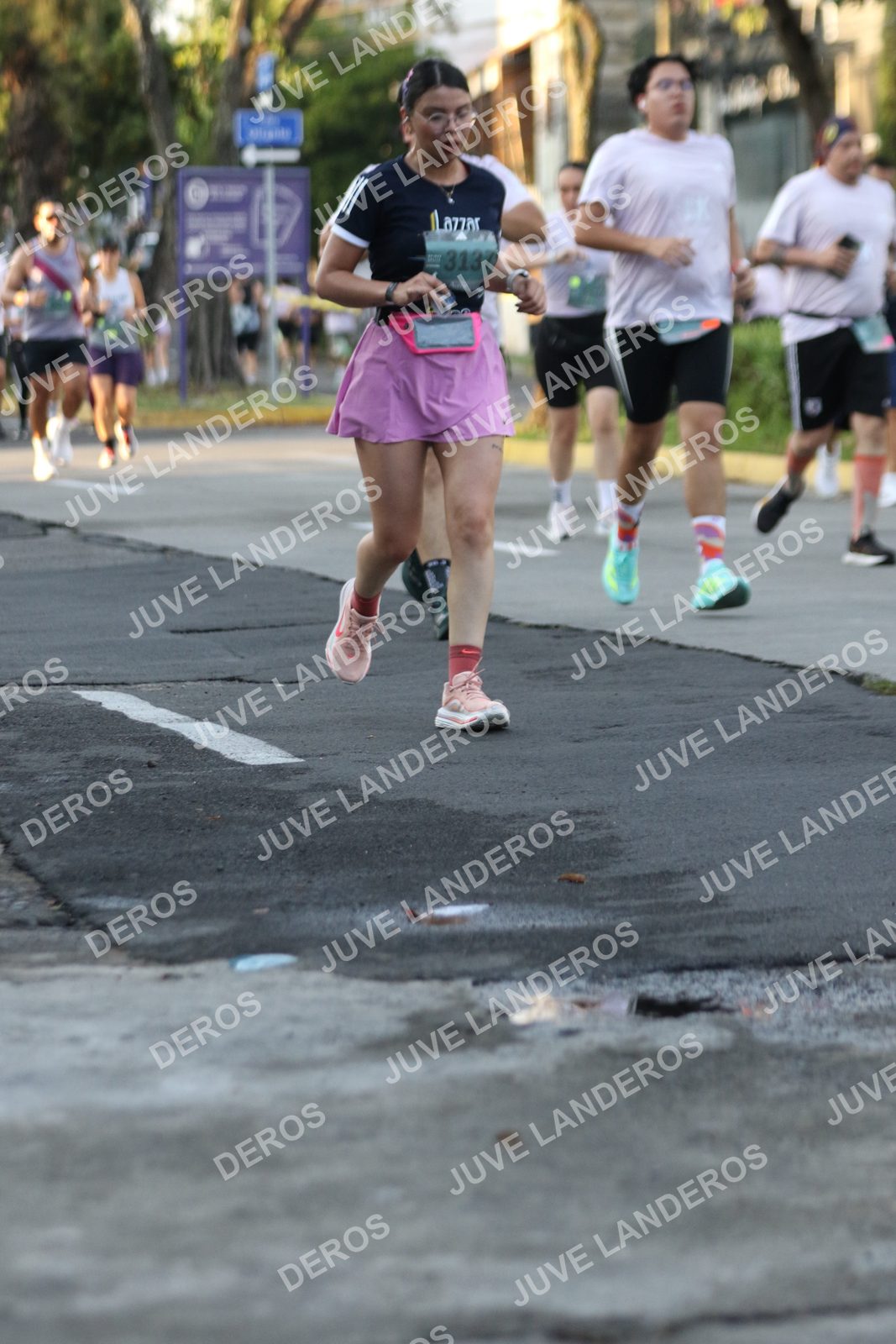 Foto de ADIDAS SPLITS GUADALAJARA 15K / 30K en Av. San Ignacio esquina Av. Ignacio L. Vallarta, Zapopan a las 07:16 · dorsal 3137