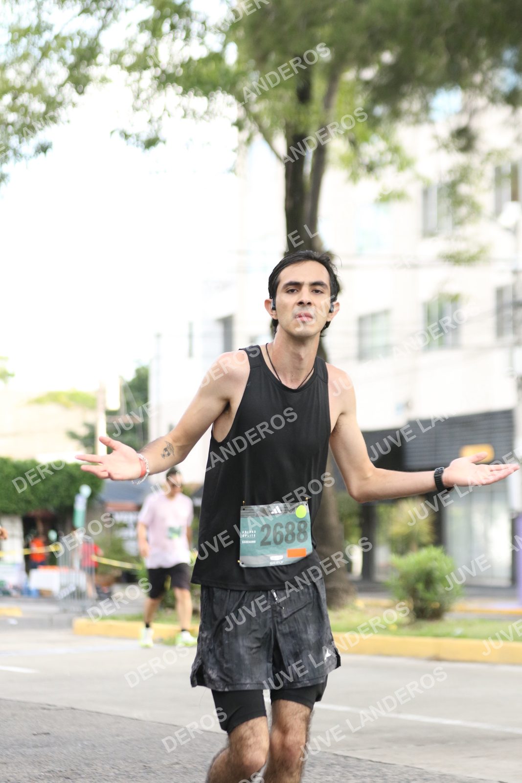 Foto de ADIDAS SPLITS GUADALAJARA 15K / 30K en Av. San Ignacio esquina Av. Ignacio L. Vallarta, Zapopan a las 09:05 · dorsal 2688