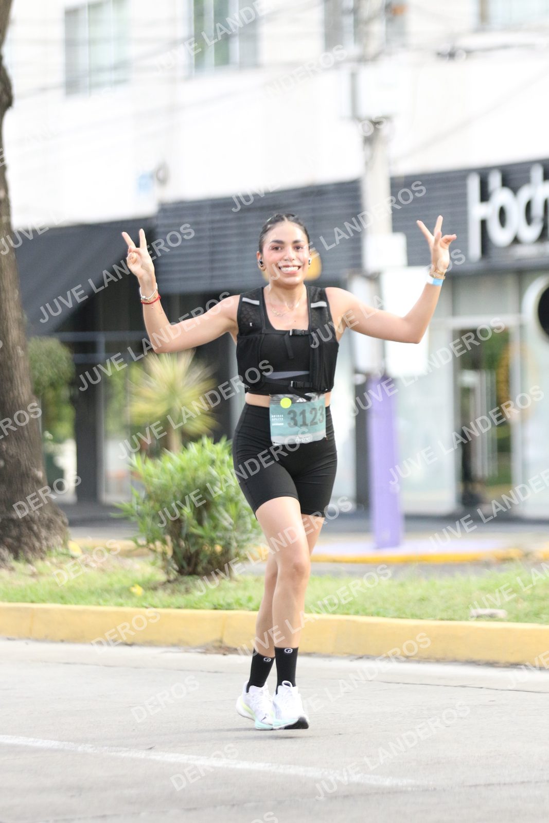Foto de ADIDAS SPLITS GUADALAJARA 15K / 30K en Av. San Ignacio esquina Av. Ignacio L. Vallarta, Zapopan a las 09:01 · dorsal 3123