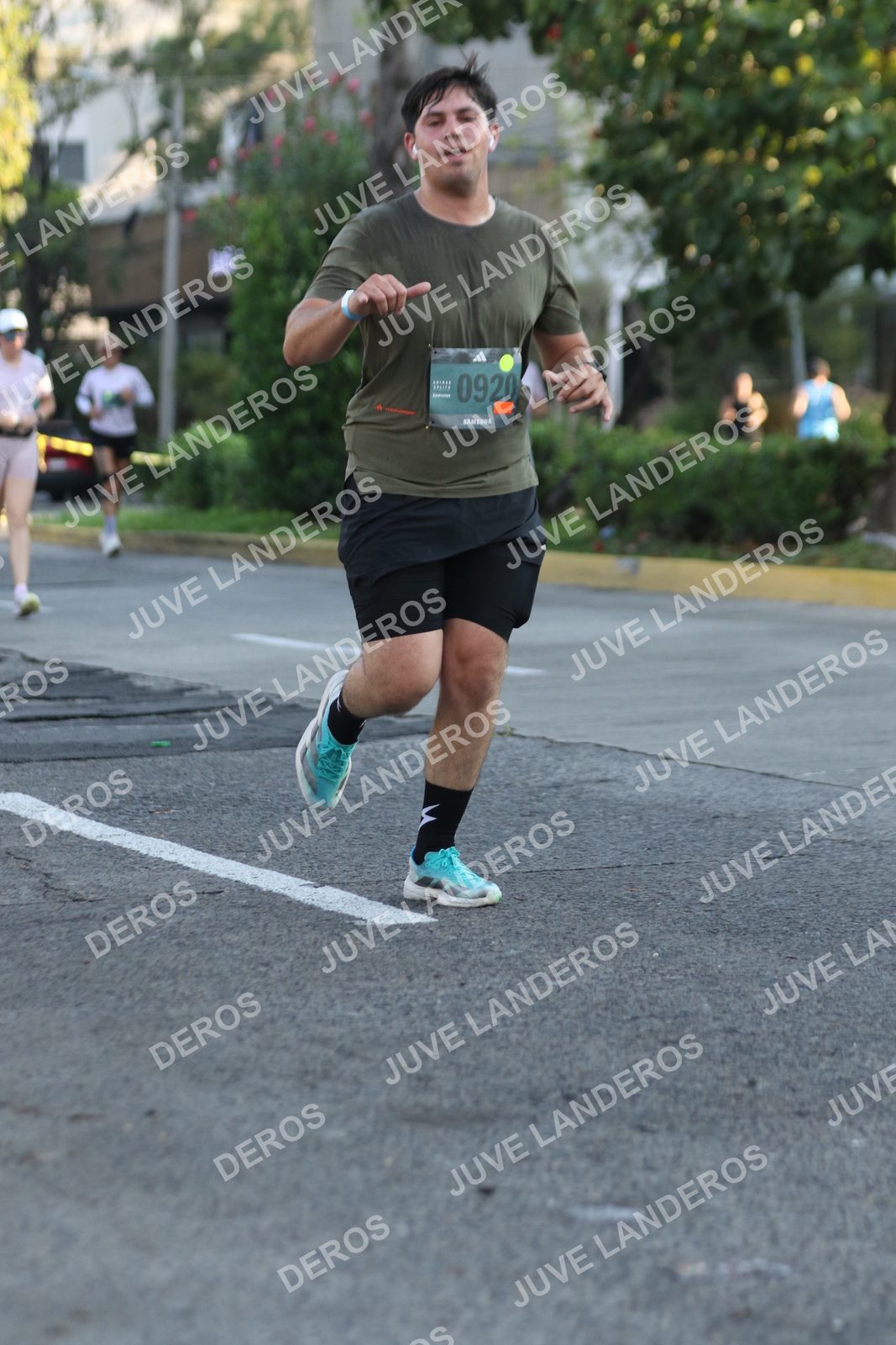 Foto de ADIDAS SPLITS GUADALAJARA 15K / 30K en Av. San Ignacio esquina Av. Ignacio L. Vallarta, Zapopan a las 07:46 · dorsal 920