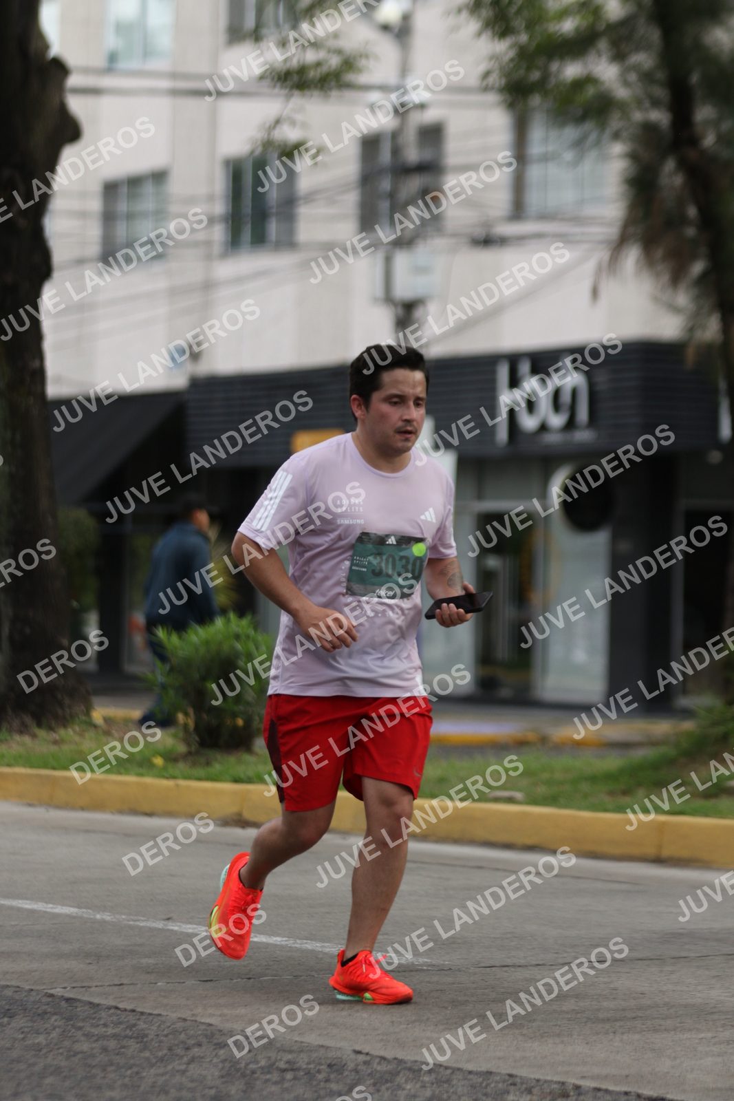 Foto de ADIDAS SPLITS GUADALAJARA 15K / 30K en Av. San Ignacio esquina Av. Ignacio L. Vallarta, Zapopan a las 09:03 · dorsal 3030