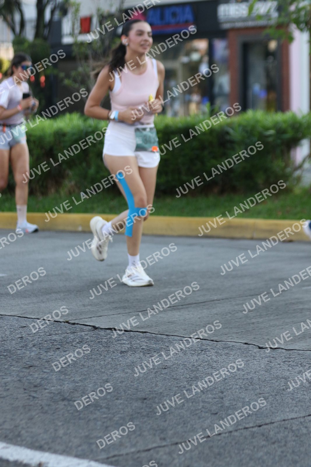 Foto de ADIDAS SPLITS GUADALAJARA 15K / 30K en Av. San Ignacio esquina Av. Ignacio L. Vallarta, Zapopan a las 07:40
