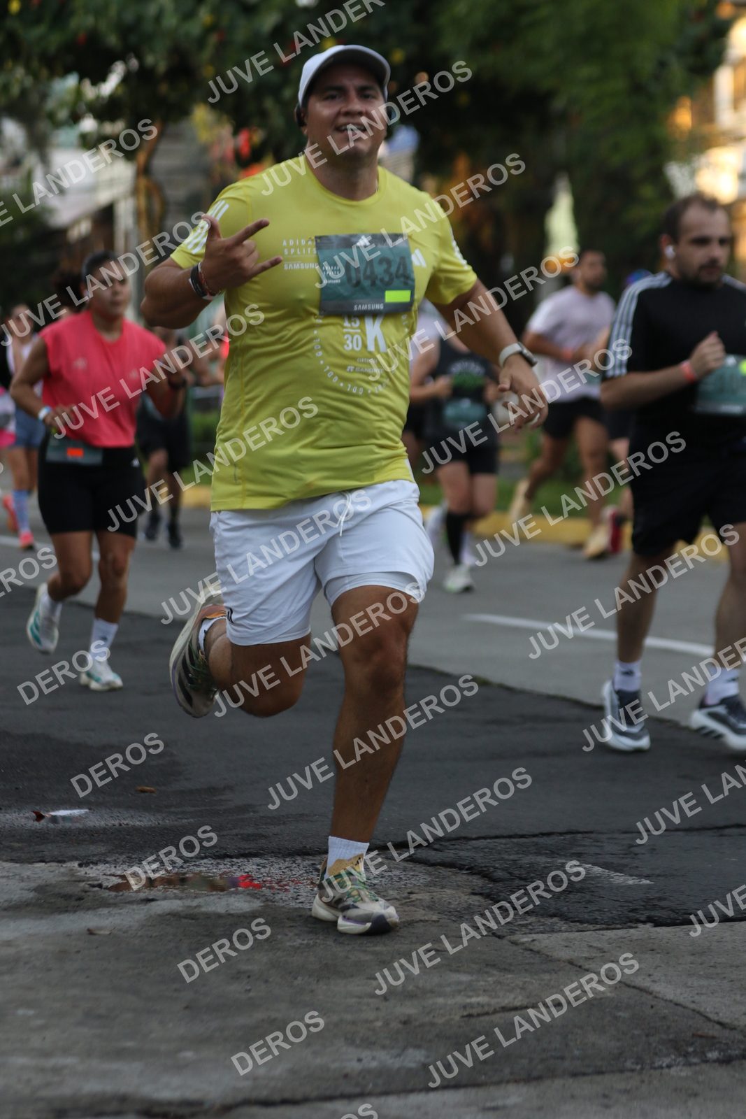 Foto de ADIDAS SPLITS GUADALAJARA 15K / 30K en Av. San Ignacio esquina Av. Ignacio L. Vallarta, Zapopan a las 07:07 · dorsal 434