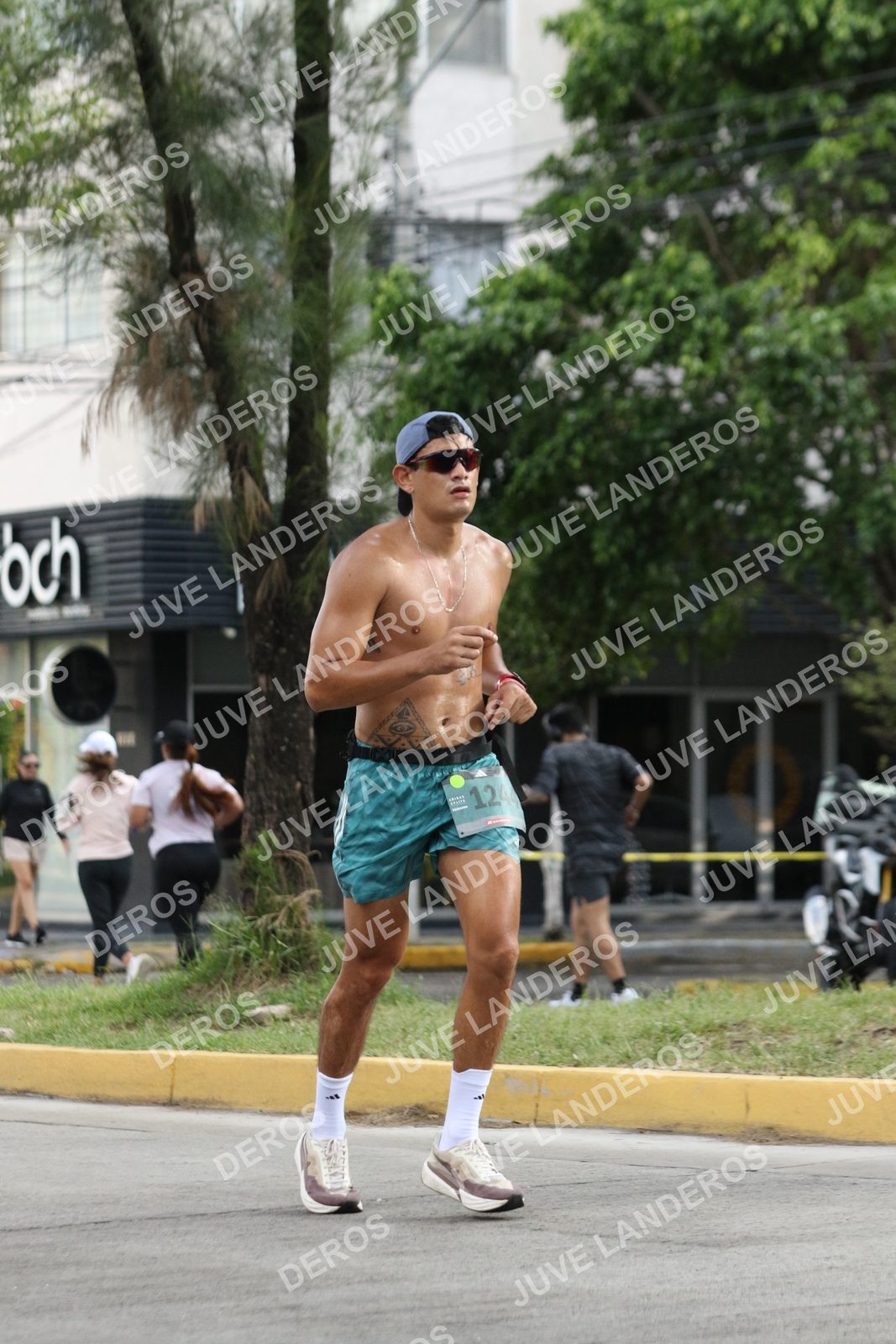 Foto de ADIDAS SPLITS GUADALAJARA 15K / 30K en Av. San Ignacio esquina Av. Ignacio L. Vallarta, Zapopan a las 08:57 · dorsal 12