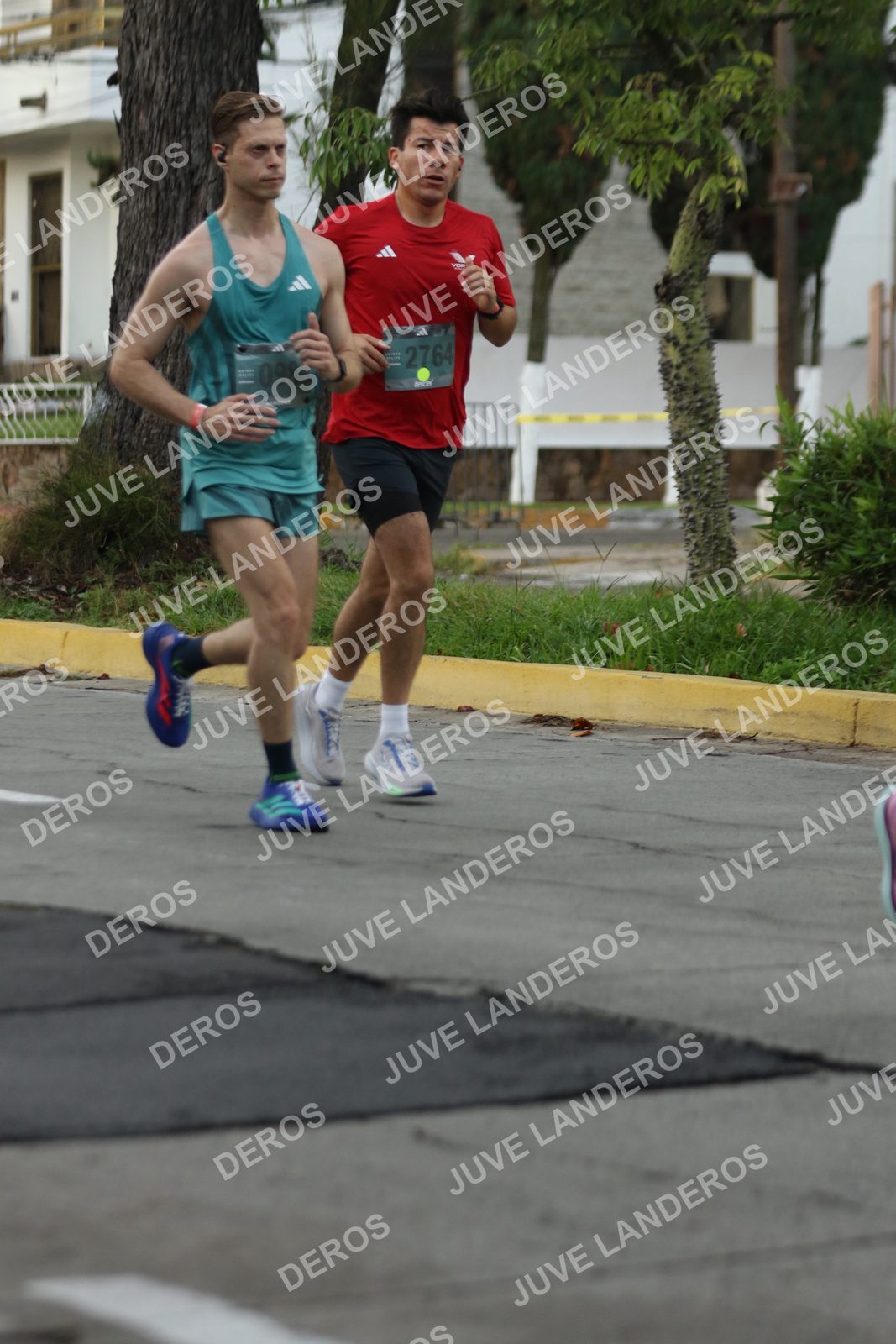 Foto de ADIDAS SPLITS GUADALAJARA 15K / 30K en Av. San Ignacio esquina Av. Ignacio L. Vallarta, Zapopan a las 07:02 · dorsal 2764