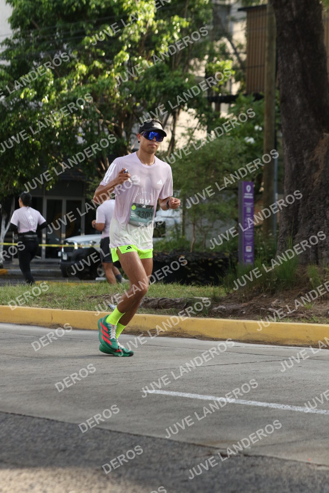 Foto de ADIDAS SPLITS GUADALAJARA 15K / 30K en Av. San Ignacio esquina Av. Ignacio L. Vallarta, Zapopan a las 08:45 · dorsal 3300, 15