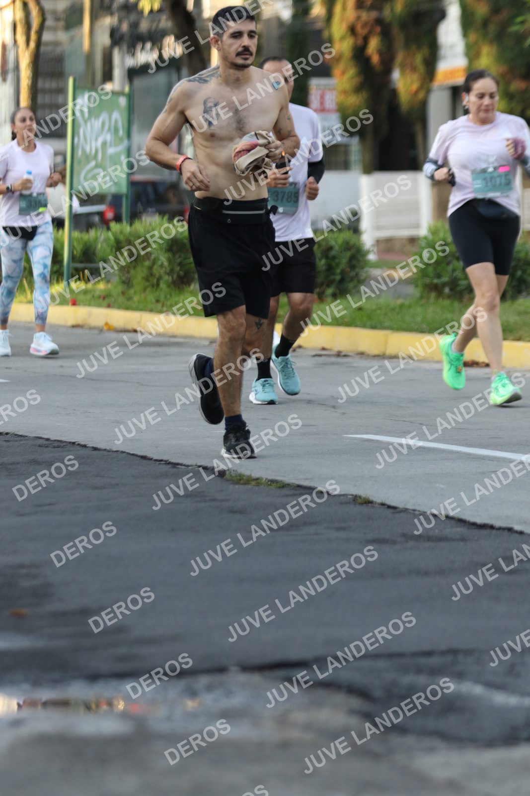 Foto de ADIDAS SPLITS GUADALAJARA 15K / 30K en Av. San Ignacio esquina Av. Ignacio L. Vallarta, Zapopan a las 07:15 · dorsal 1075, 3785