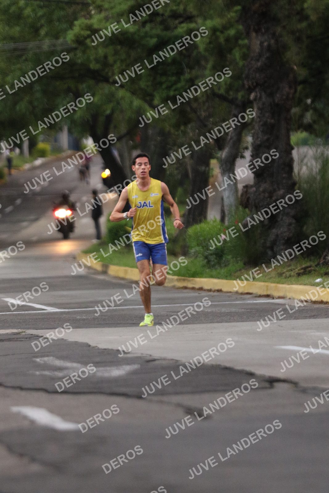 Foto de ADIDAS SPLITS GUADALAJARA 15K / 30K en Av. San Ignacio esquina Av. Ignacio L. Vallarta, Zapopan a las 06:45