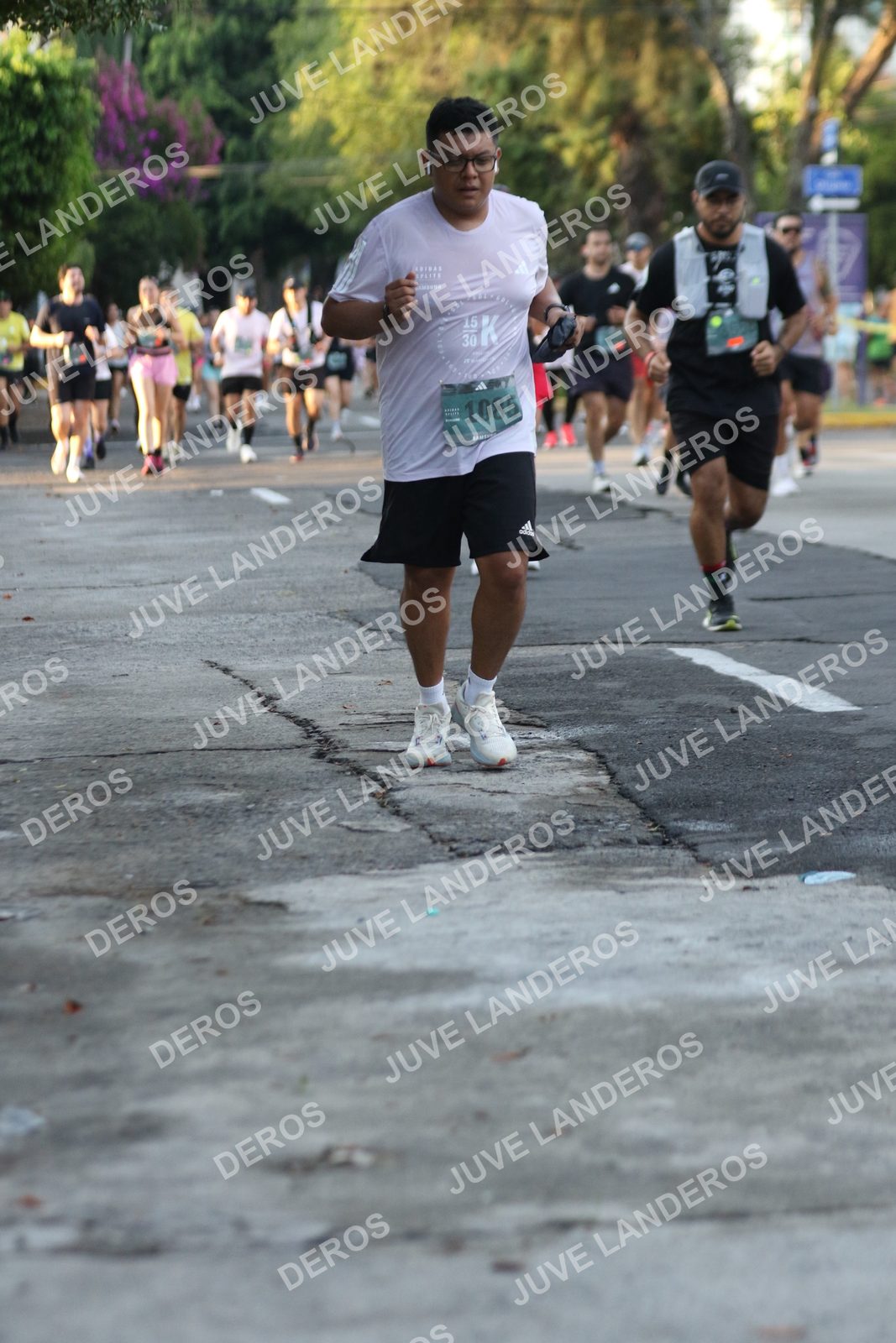 Foto de ADIDAS SPLITS GUADALAJARA 15K / 30K en Av. San Ignacio esquina Av. Ignacio L. Vallarta, Zapopan a las 07:16 · dorsal 1085, 15