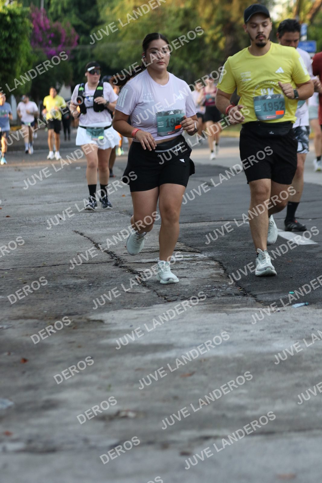 Foto de ADIDAS SPLITS GUADALAJARA 15K / 30K en Av. San Ignacio esquina Av. Ignacio L. Vallarta, Zapopan a las 07:12 · dorsal 1952