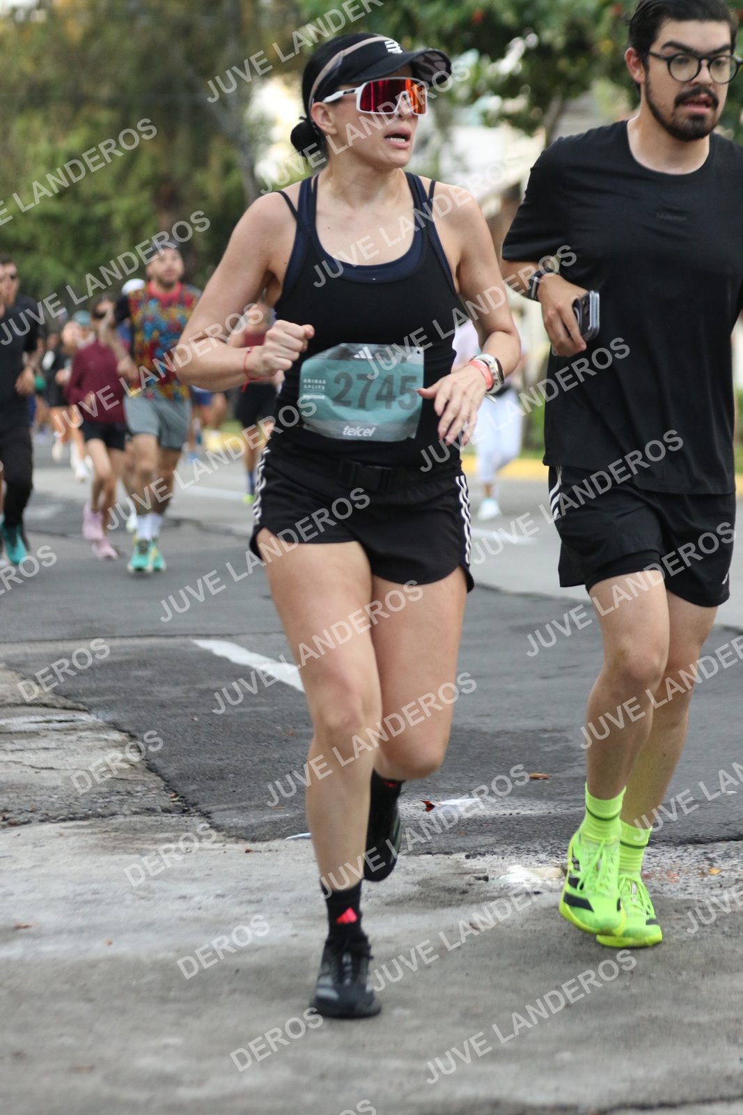 Foto de ADIDAS SPLITS GUADALAJARA 15K / 30K en Av. San Ignacio esquina Av. Ignacio L. Vallarta, Zapopan a las 07:04 · dorsal 2745