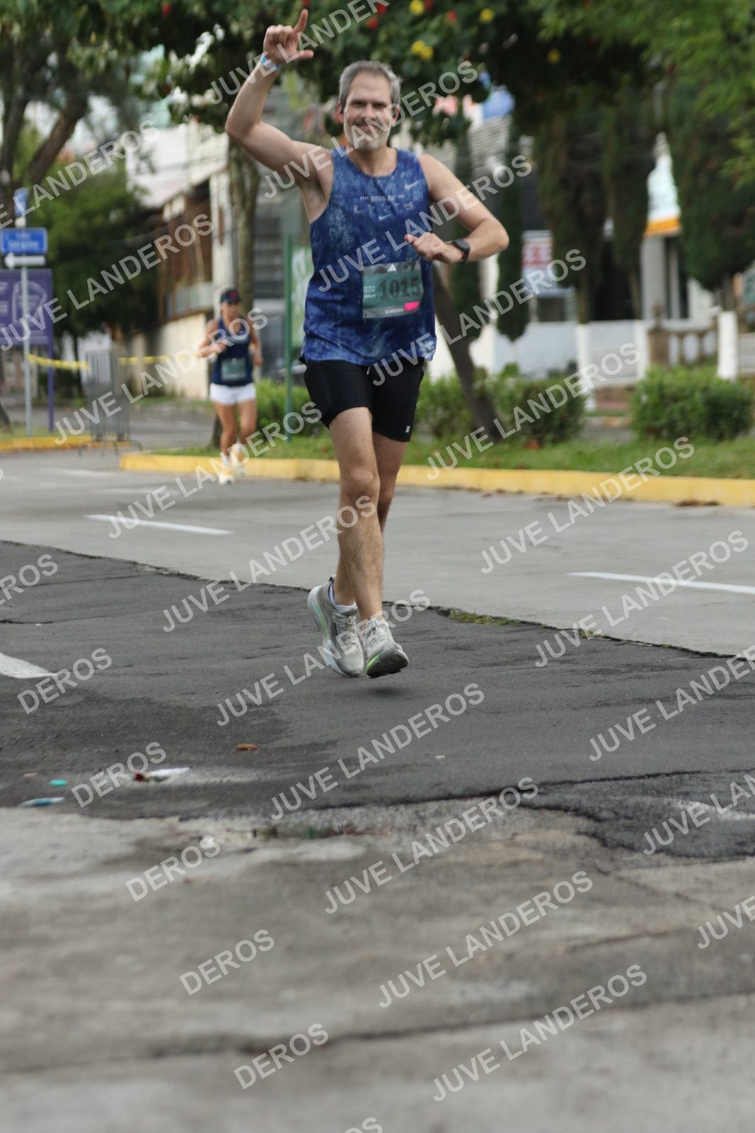 Foto de ADIDAS SPLITS GUADALAJARA 15K / 30K en Av. San Ignacio esquina Av. Ignacio L. Vallarta, Zapopan a las 06:59 · dorsal 1015