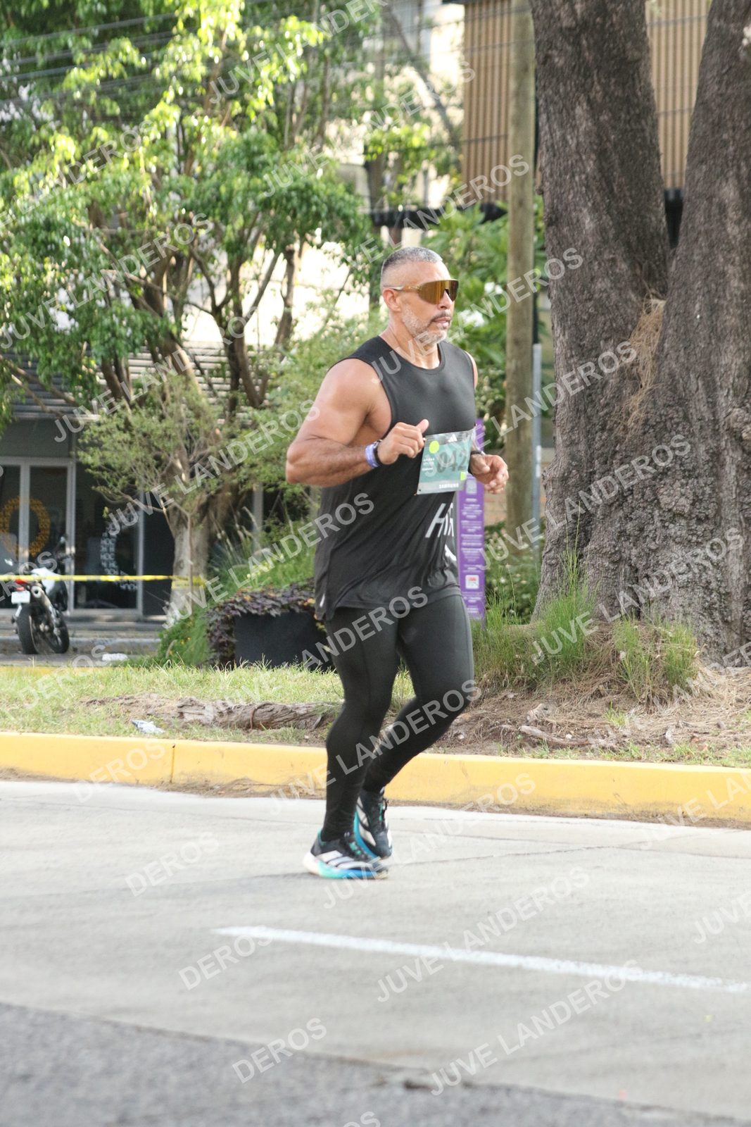 Foto de ADIDAS SPLITS GUADALAJARA 15K / 30K en Av. San Ignacio esquina Av. Ignacio L. Vallarta, Zapopan a las 08:39 · dorsal 42
