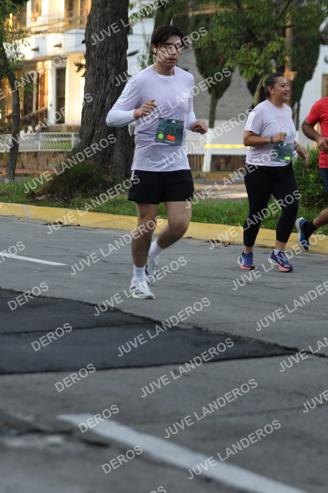 Foto de ADIDAS SPLITS GUADALAJARA 15K / 30K en Av. San Ignacio esquina Av. Ignacio L. Vallarta, Zapopan a las 07:13 · dorsal 188, 2885