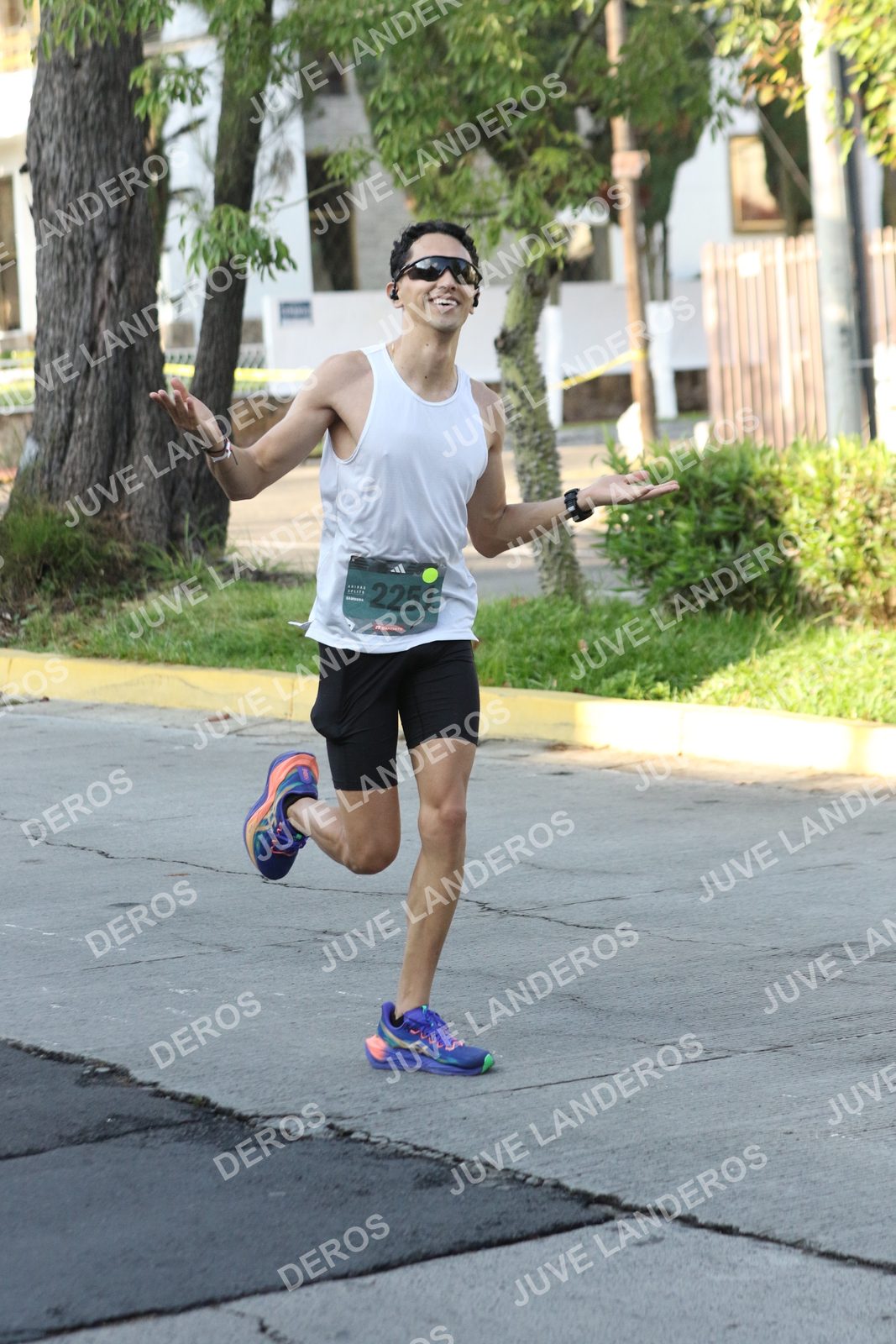 Foto de ADIDAS SPLITS GUADALAJARA 15K / 30K en Av. San Ignacio esquina Av. Ignacio L. Vallarta, Zapopan a las 08:11 · dorsal 2251