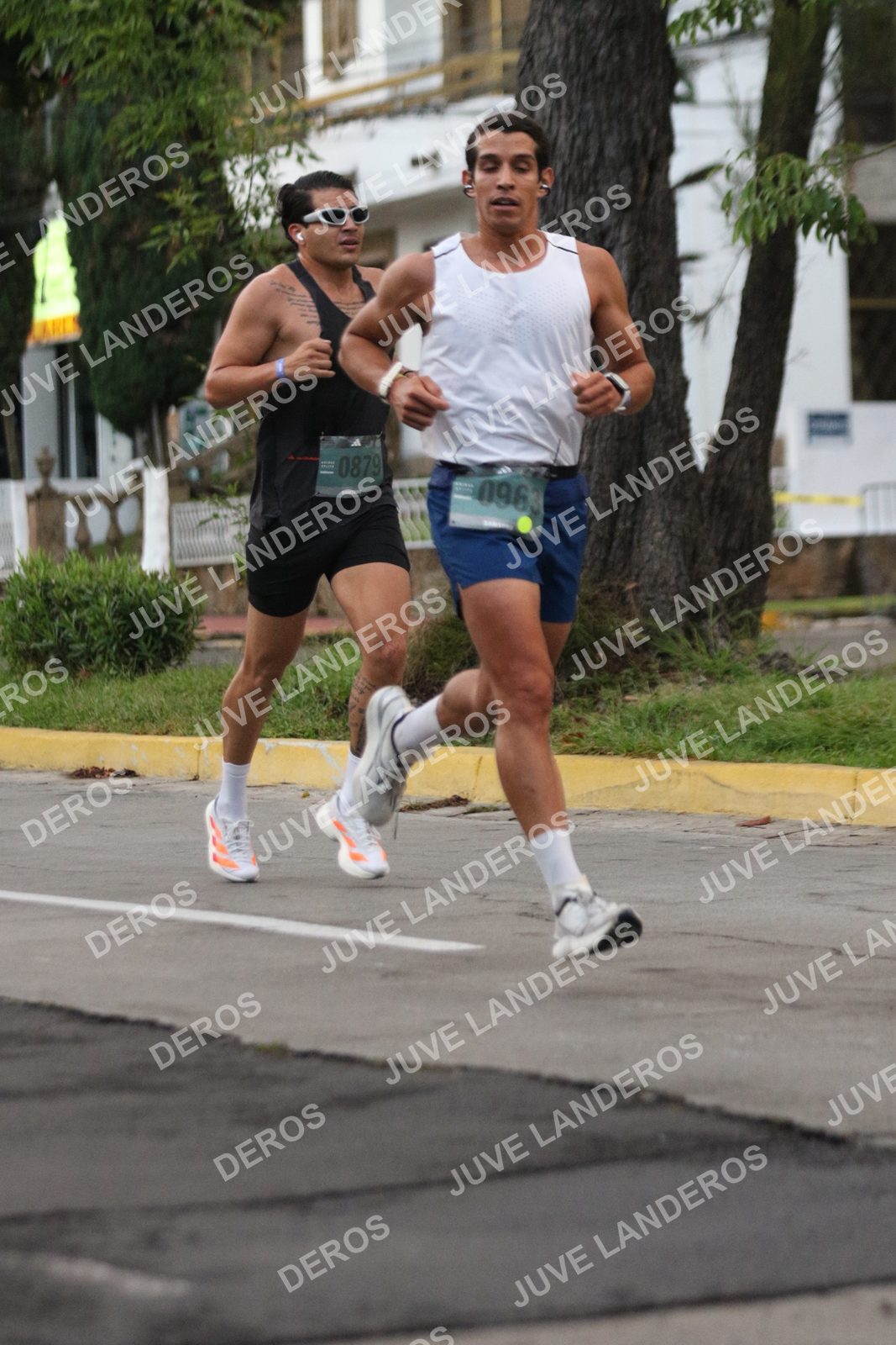 Foto de ADIDAS SPLITS GUADALAJARA 15K / 30K en Av. San Ignacio esquina Av. Ignacio L. Vallarta, Zapopan a las 06:46 · dorsal 879, 963