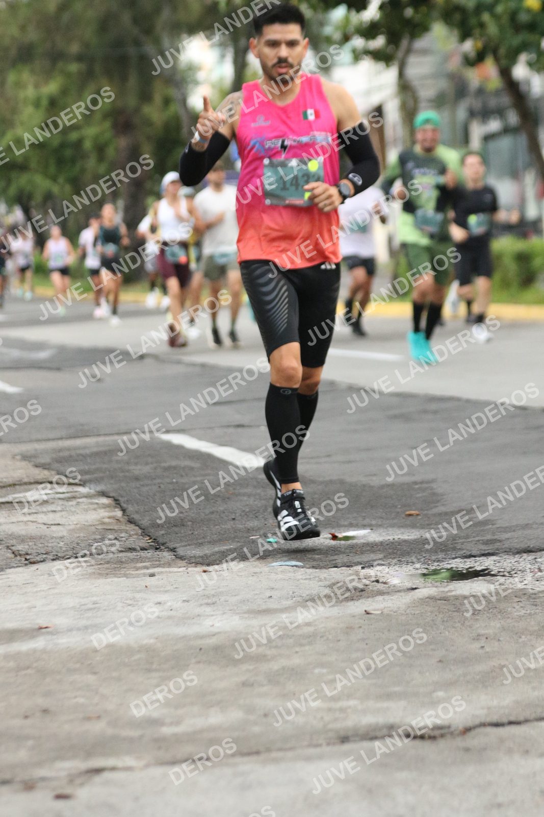 Foto de ADIDAS SPLITS GUADALAJARA 15K / 30K en Av. San Ignacio esquina Av. Ignacio L. Vallarta, Zapopan a las 06:55 · dorsal 1432