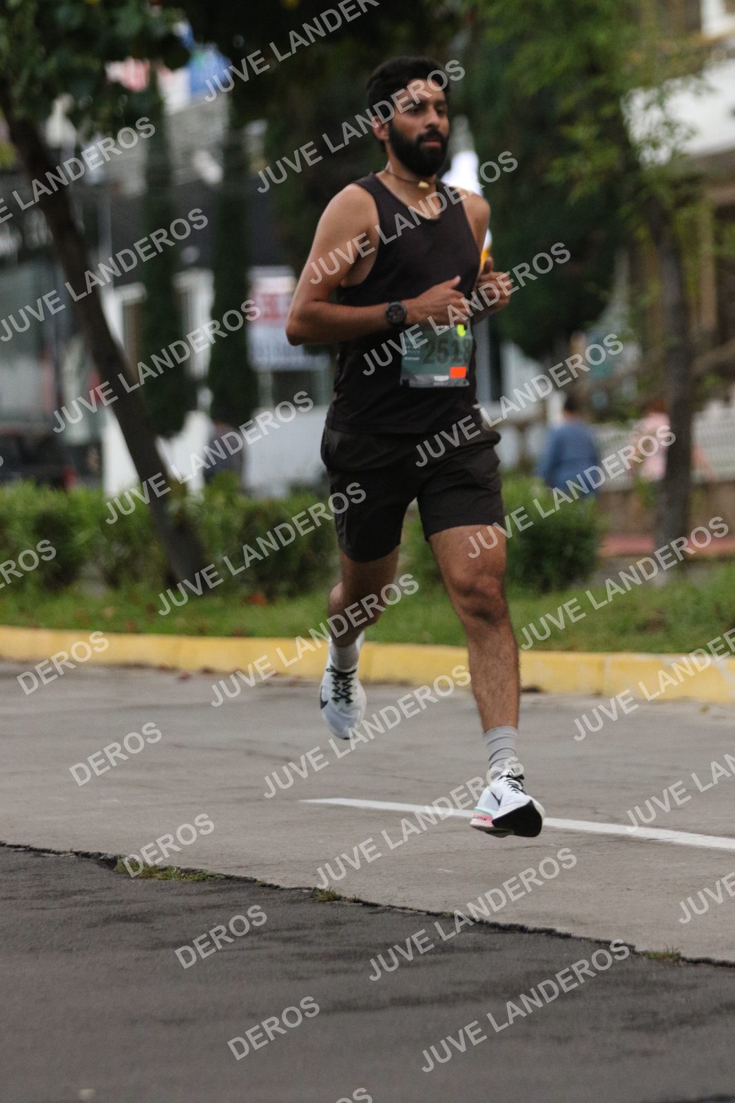 Foto de ADIDAS SPLITS GUADALAJARA 15K / 30K en Av. San Ignacio esquina Av. Ignacio L. Vallarta, Zapopan a las 06:47 · dorsal 2518