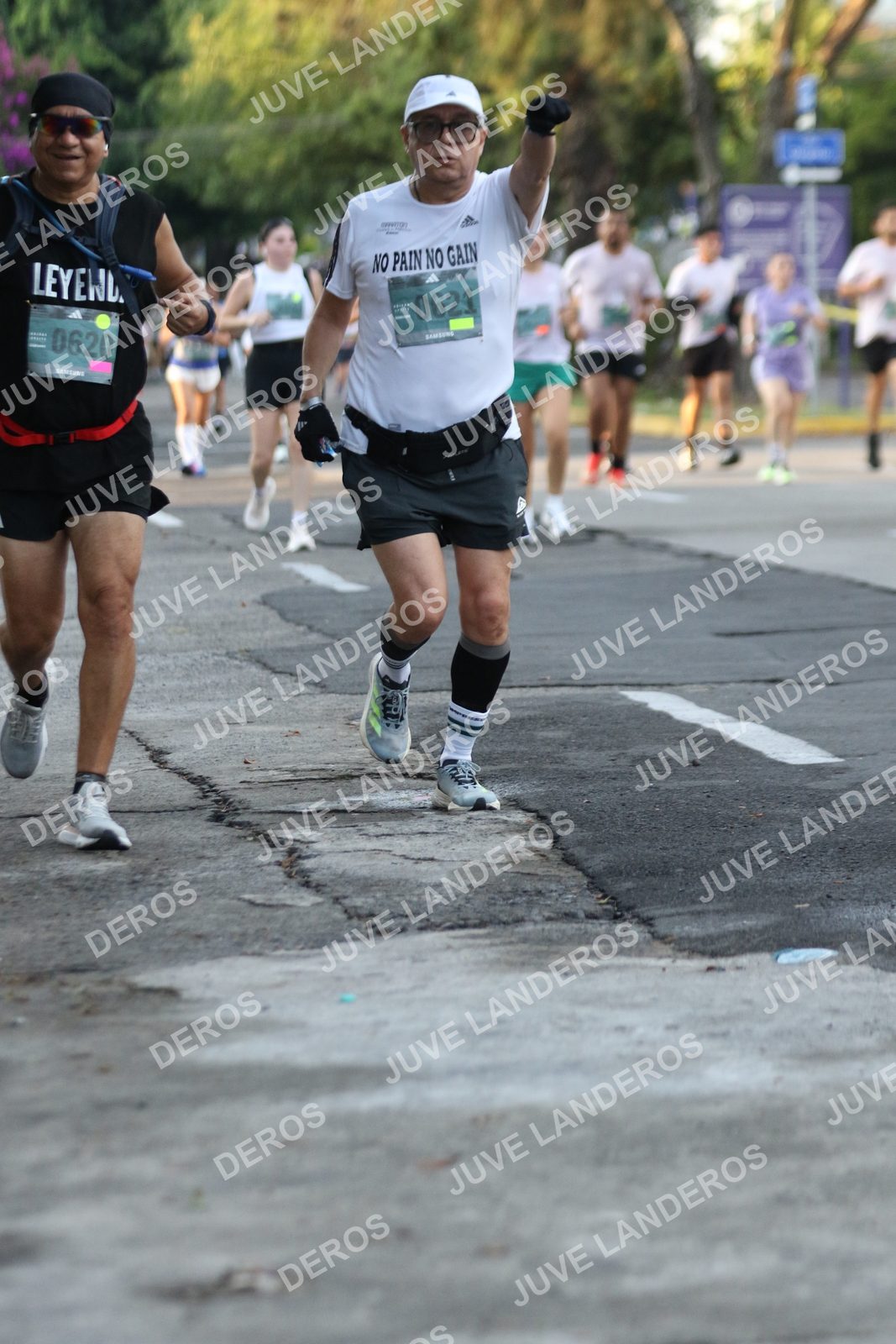 Foto de ADIDAS SPLITS GUADALAJARA 15K / 30K en Av. San Ignacio esquina Av. Ignacio L. Vallarta, Zapopan a las 07:14 · dorsal 621, 620